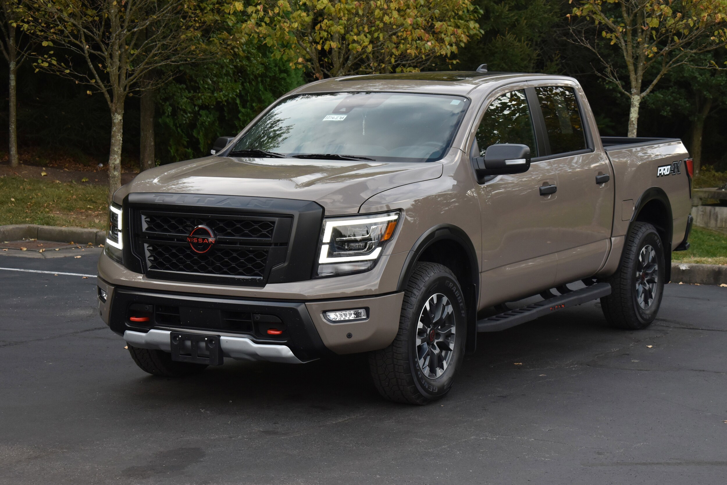 2024 Nissan Titan PRO-4X photo 2