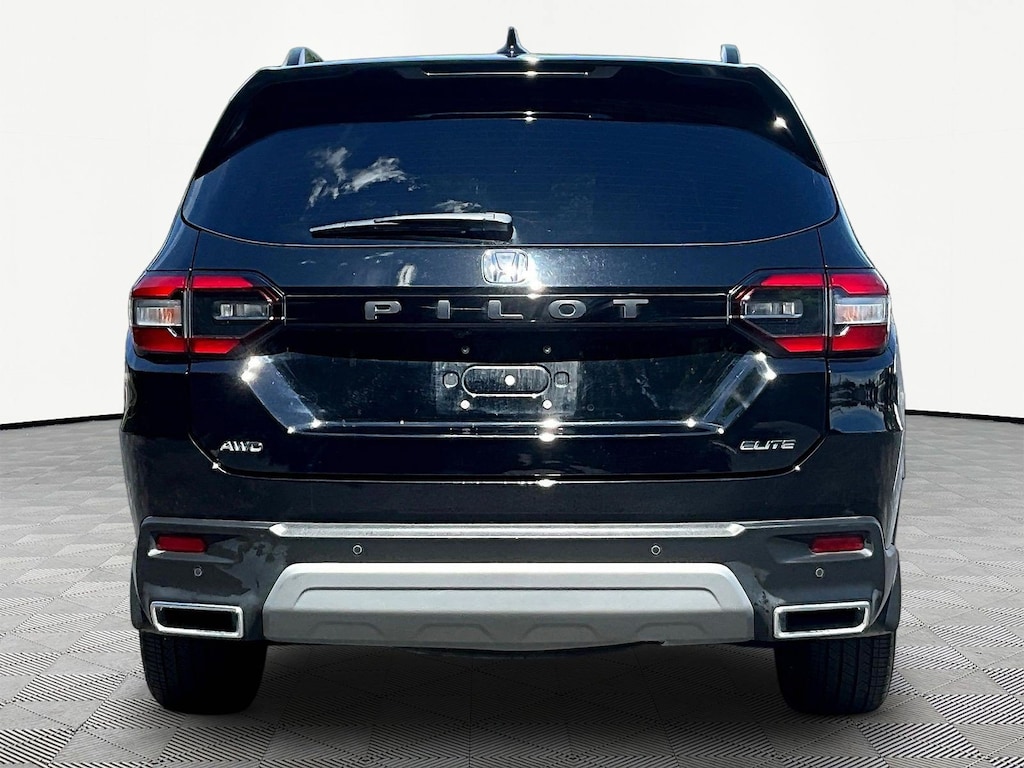 Used 2023 Honda Pilot Elite SUV