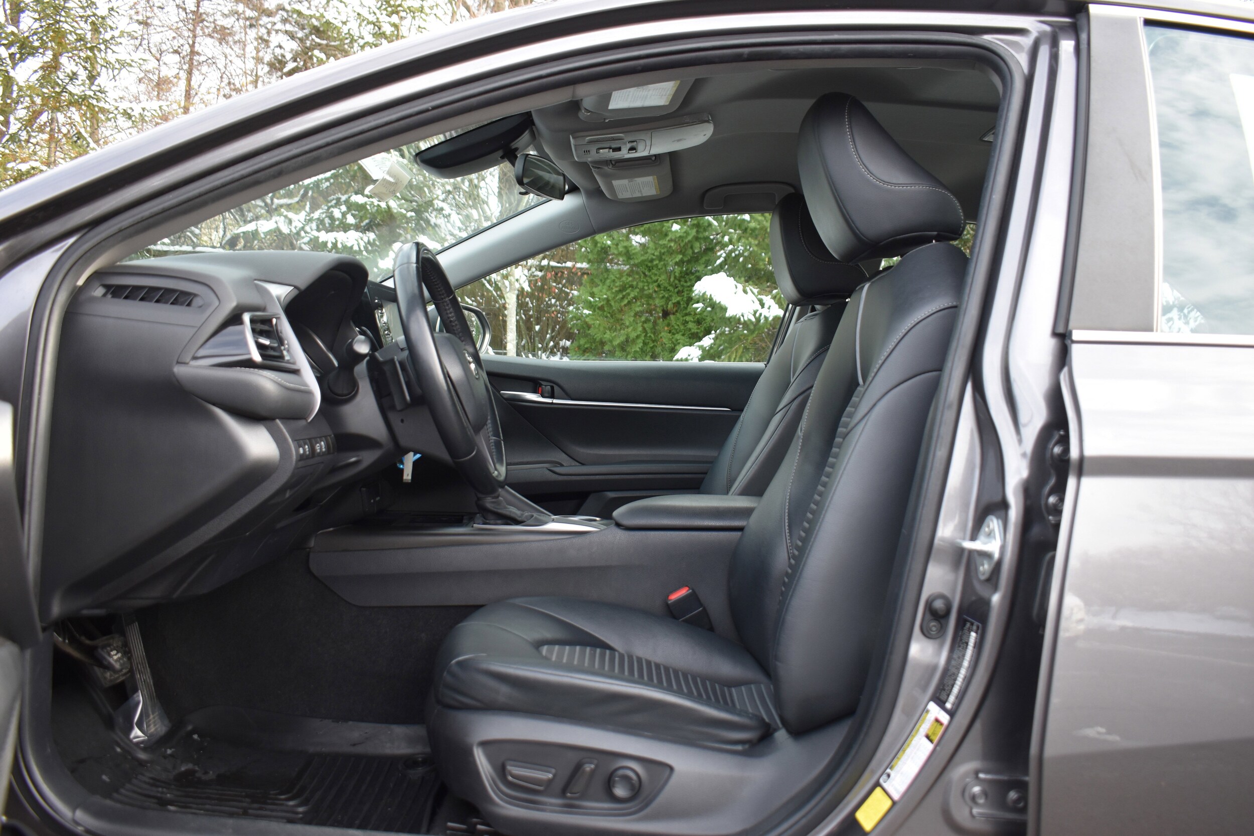 2021 Toyota Camry SE photo 4