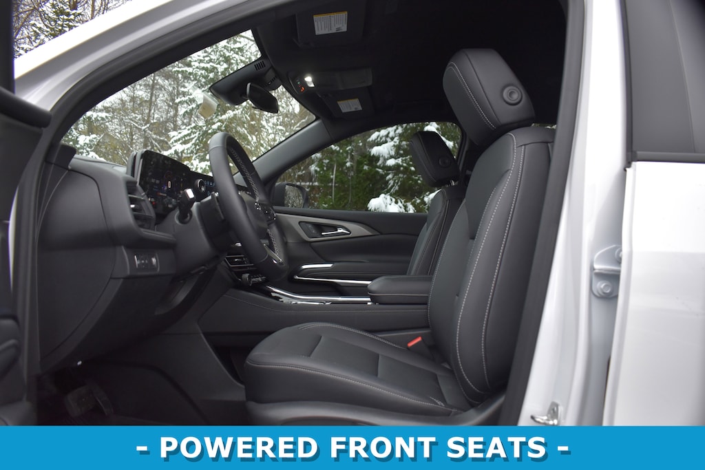 Used 2025 Chevrolet Traverse LT SUV