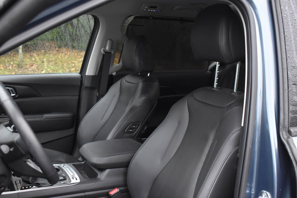 Used 2025 Kia Carnival SX Van Passenger Van