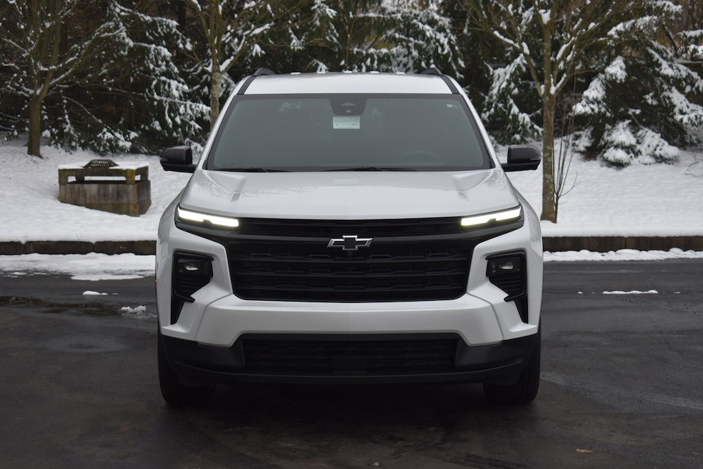 Used 2025 Chevrolet Traverse LT SUV