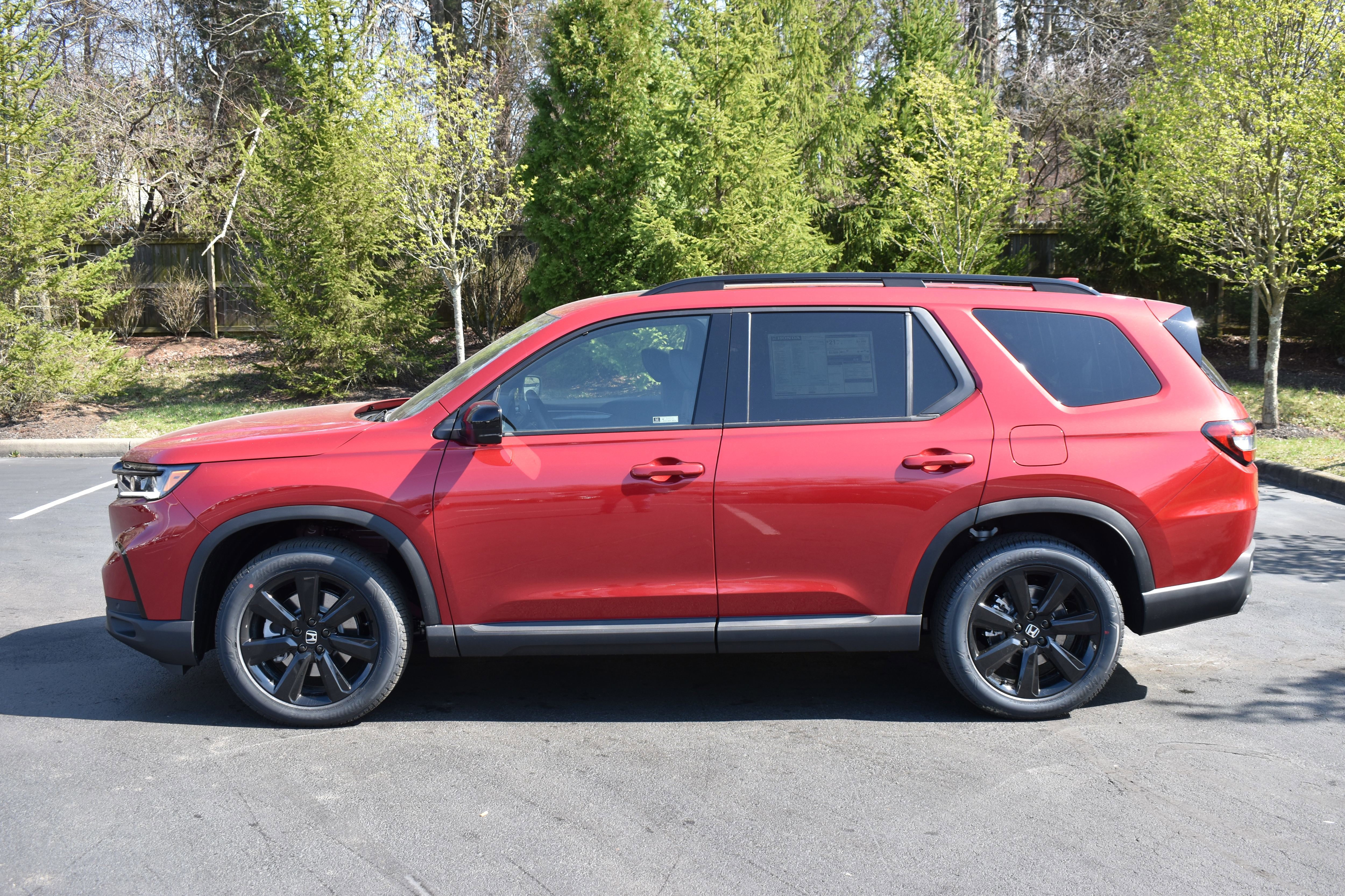 2025 Honda Pilot Black Edition photo 4