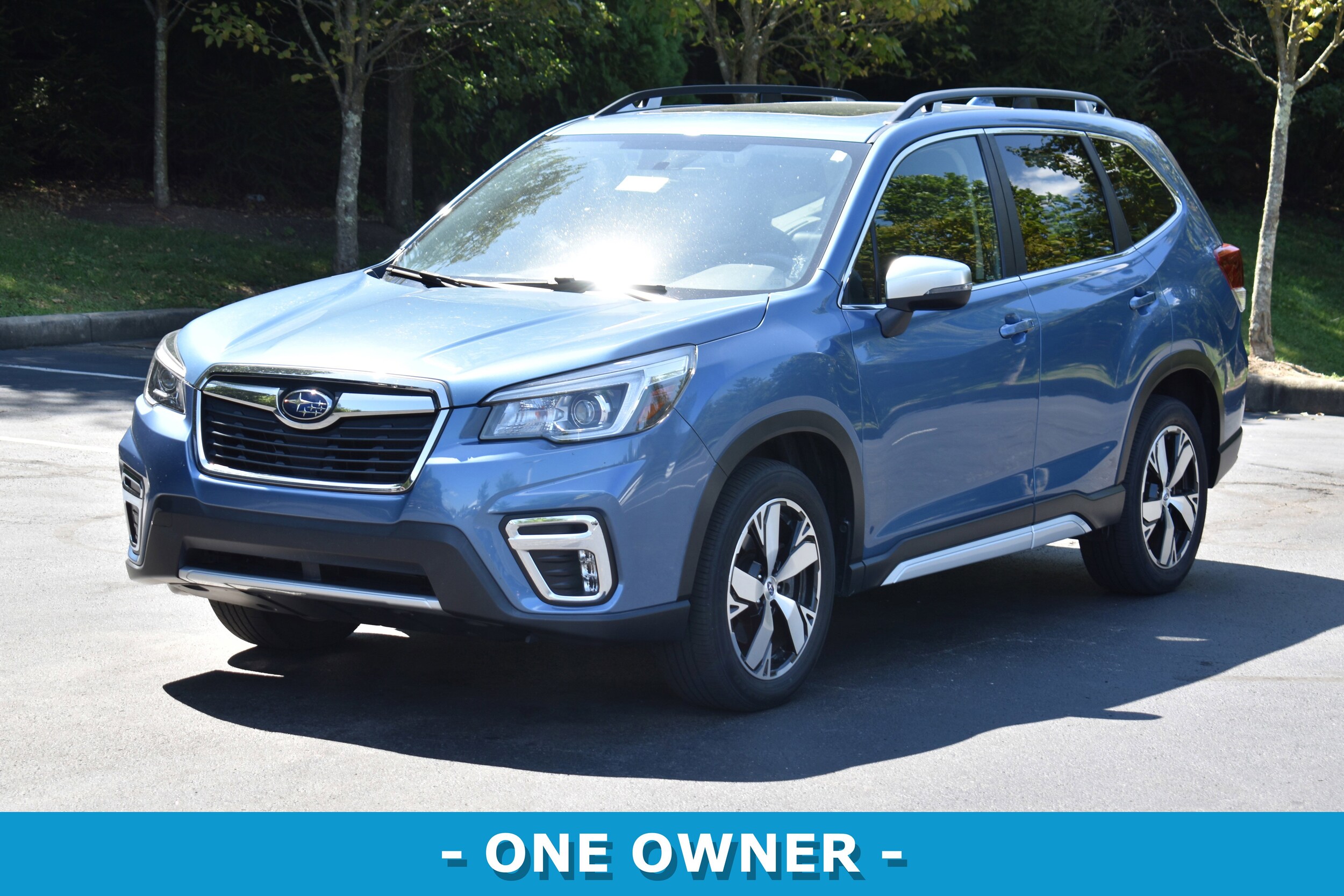 2020 Subaru Forester Touring photo 3