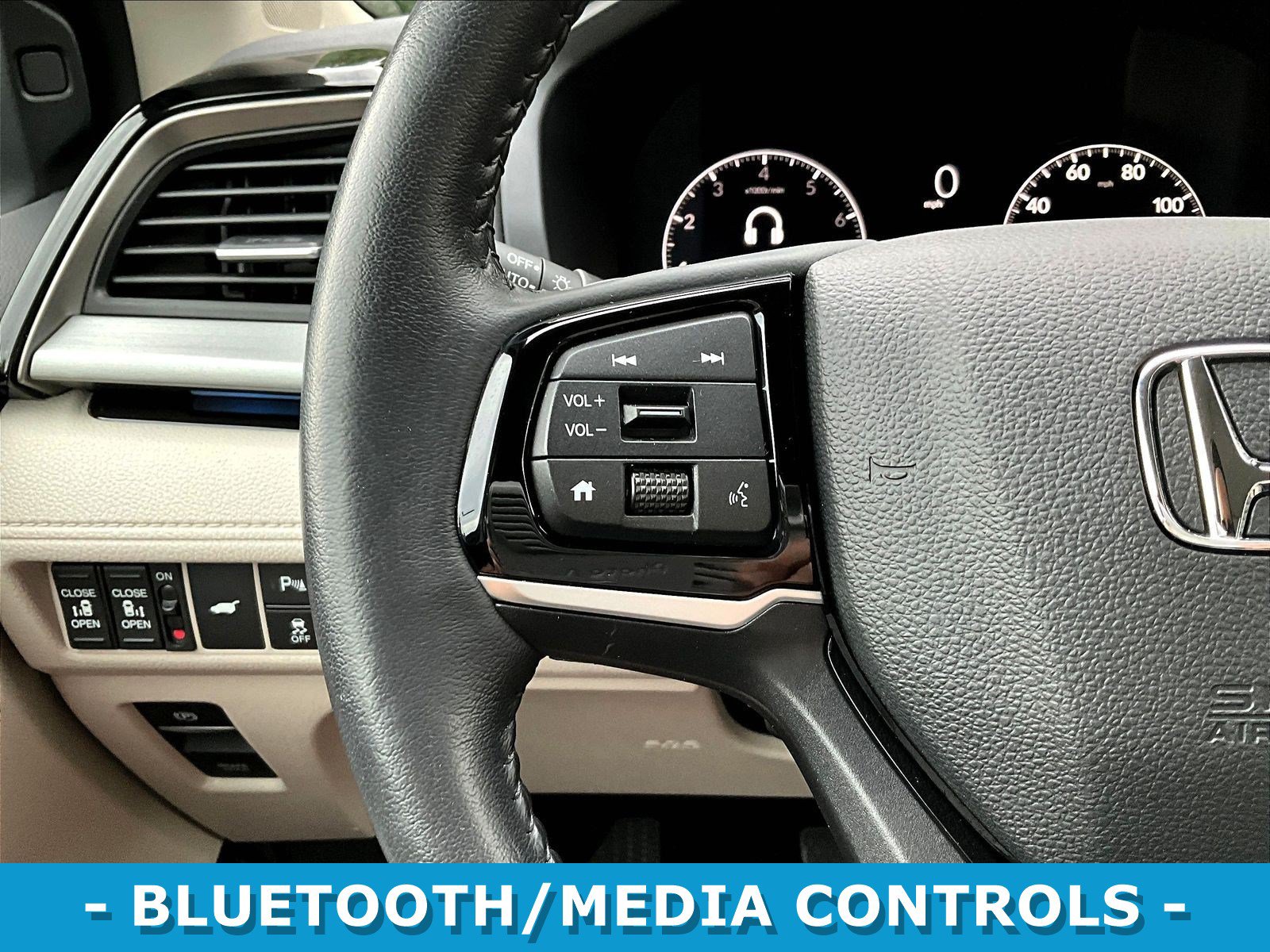 2025 Honda Odyssey Touring - Photo 14