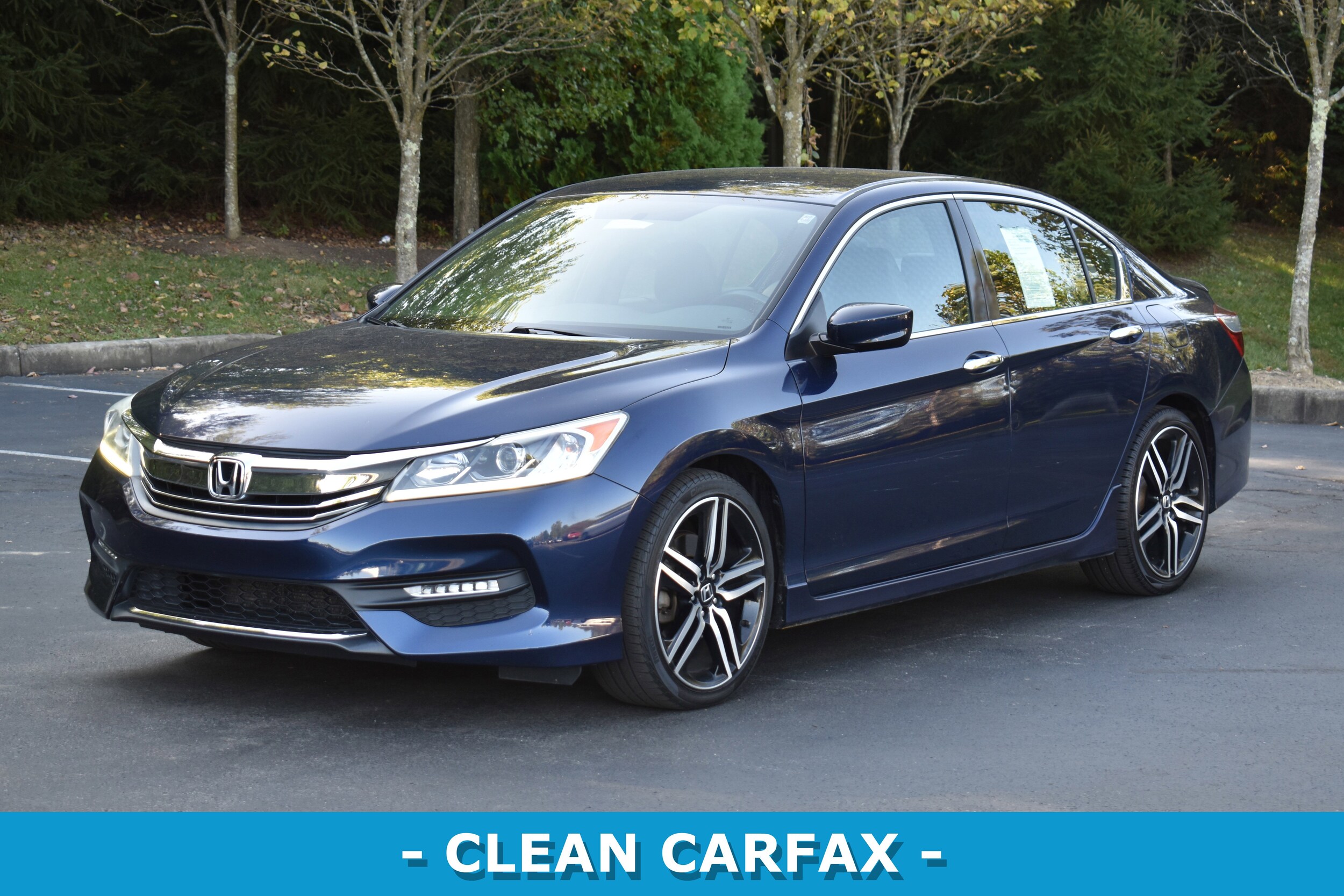 2017 Honda Accord Sport photo 2