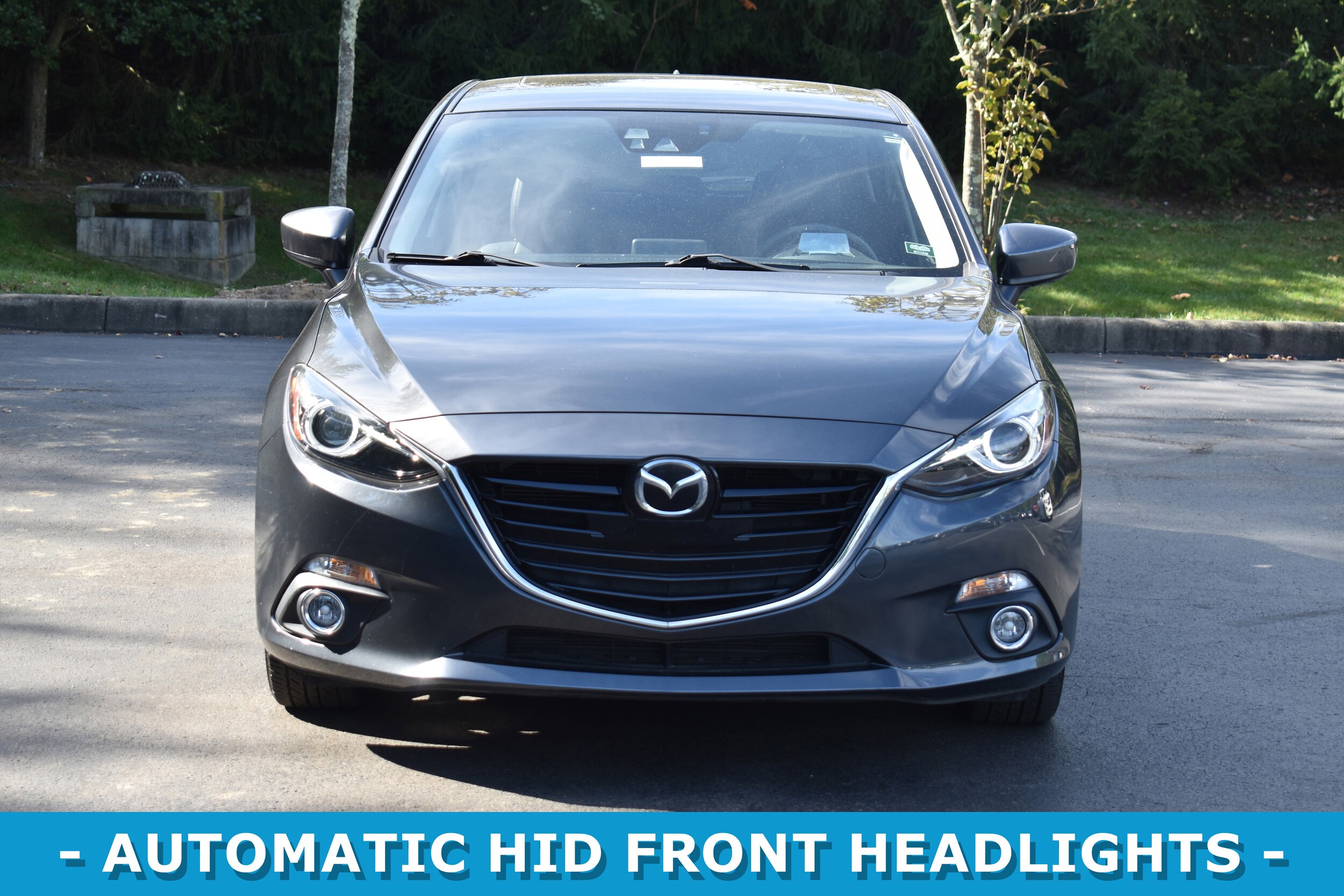 2015 Mazda Mazda3 s Grand Touring Hatchback photo 2