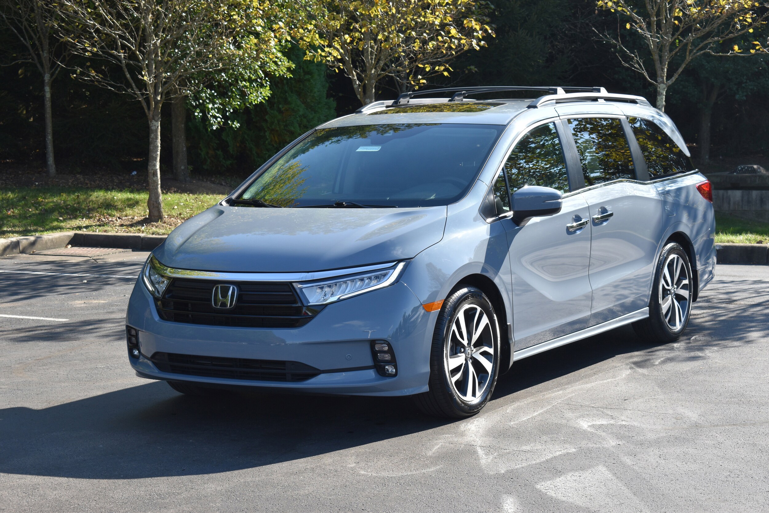 2023 Honda Odyssey Touring photo 3