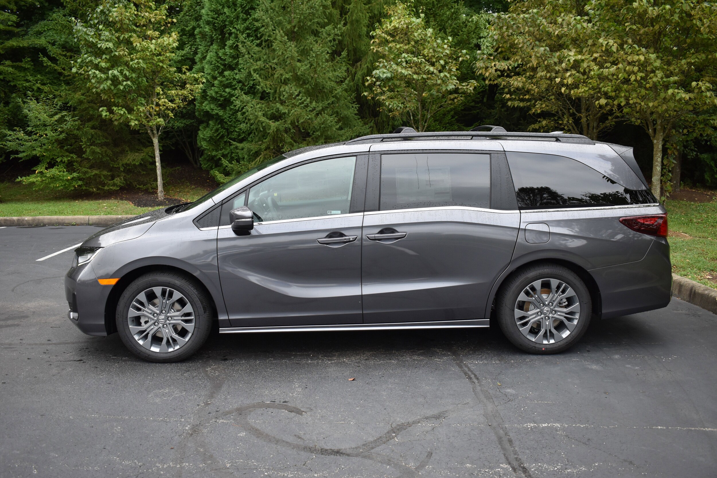 2026 Honda Odyssey Touring photo 4