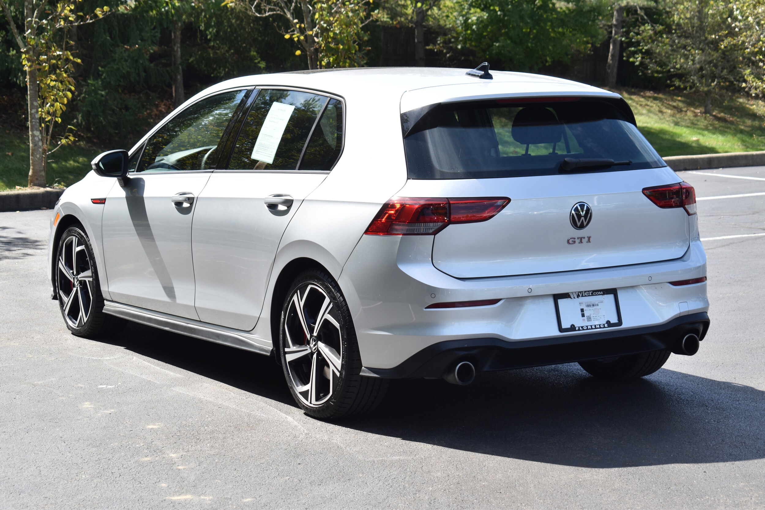 2024 Volkswagen Golf GTI SE photo 2