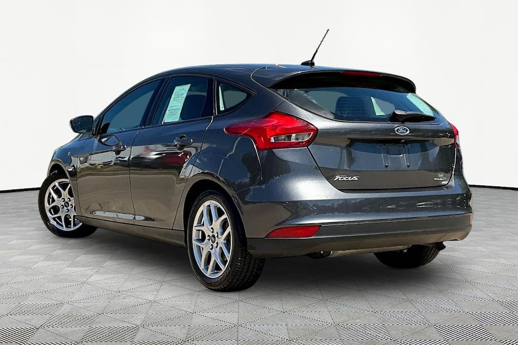 Used 2015 Ford Focus SE Hatchback