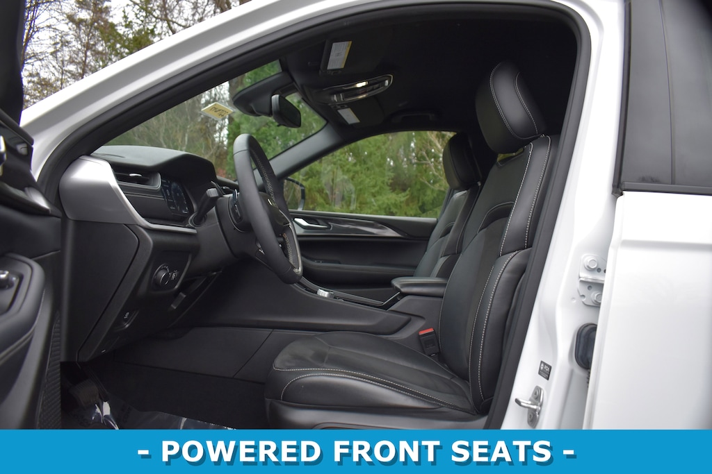 Used 2023 Jeep Grand Cherokee Laredo SUV