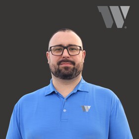 Staff member Adrian Macko from ID_829da4c8cc9f