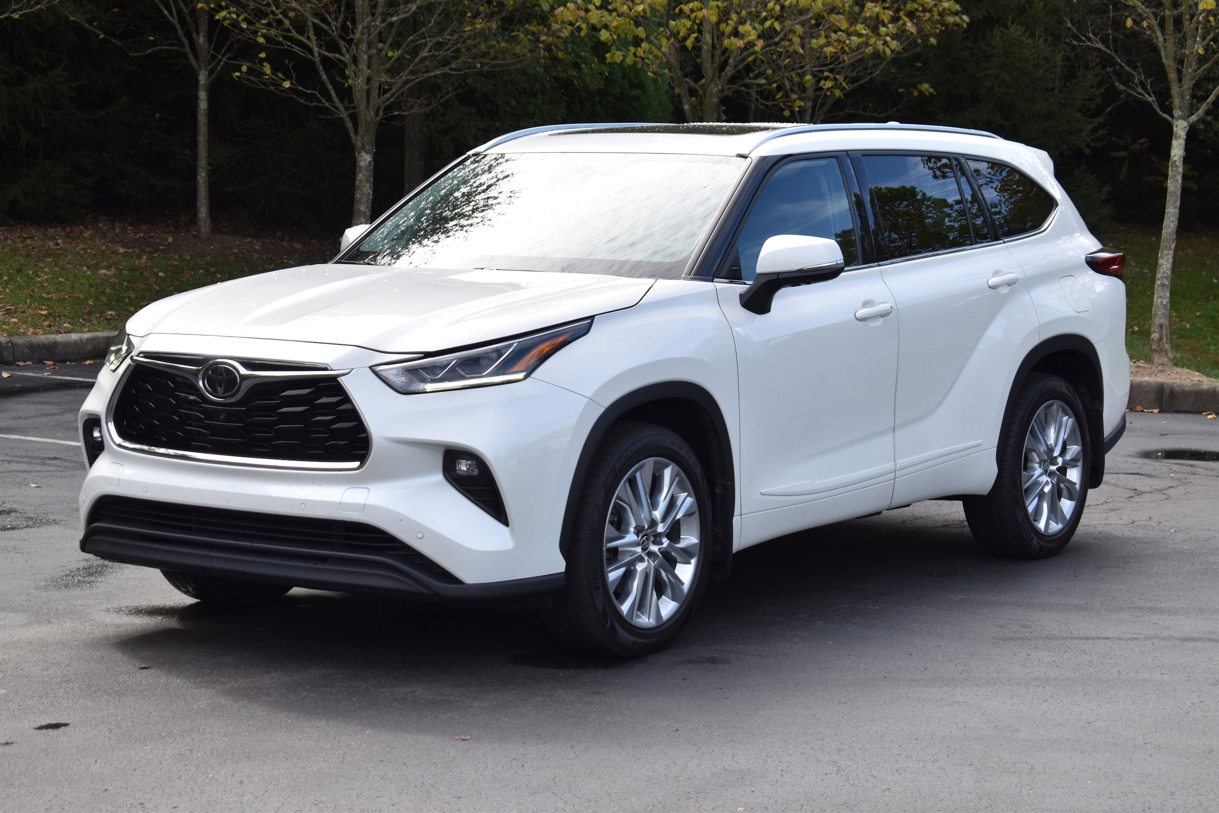 2021 Toyota Highlander Limited photo 2
