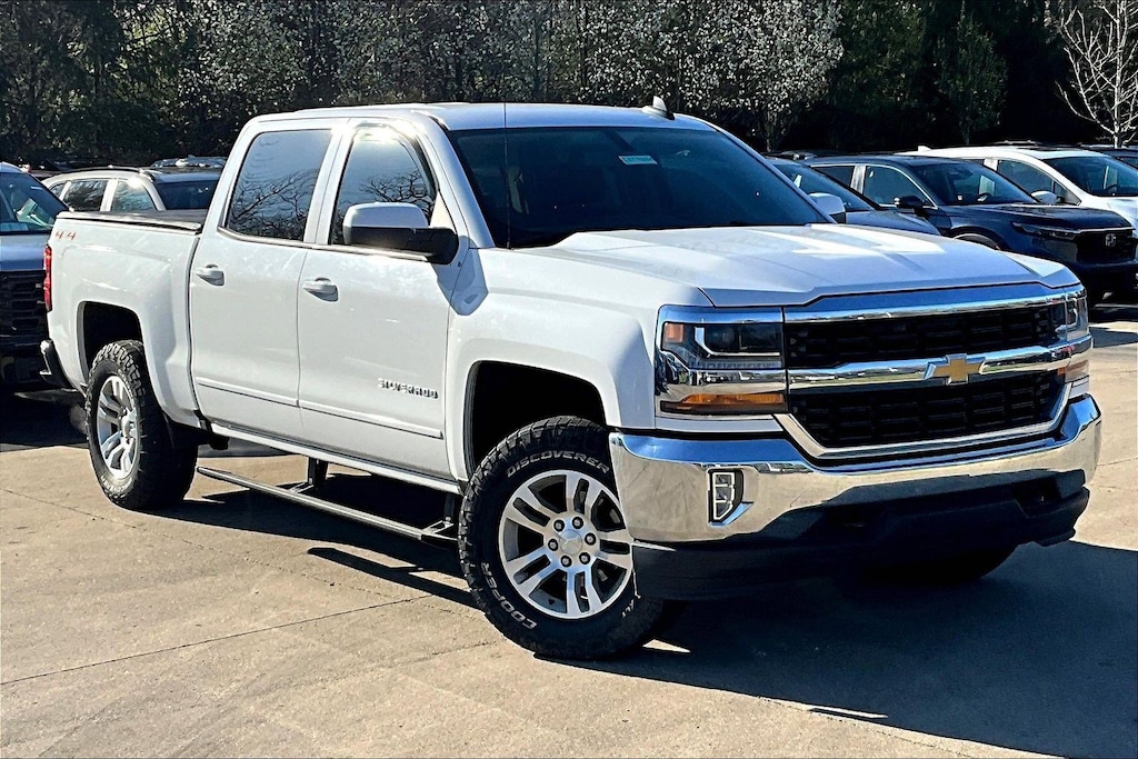 Used 2017 Chevrolet Silverado 1500 LT w/1LT Truck Crew Cab