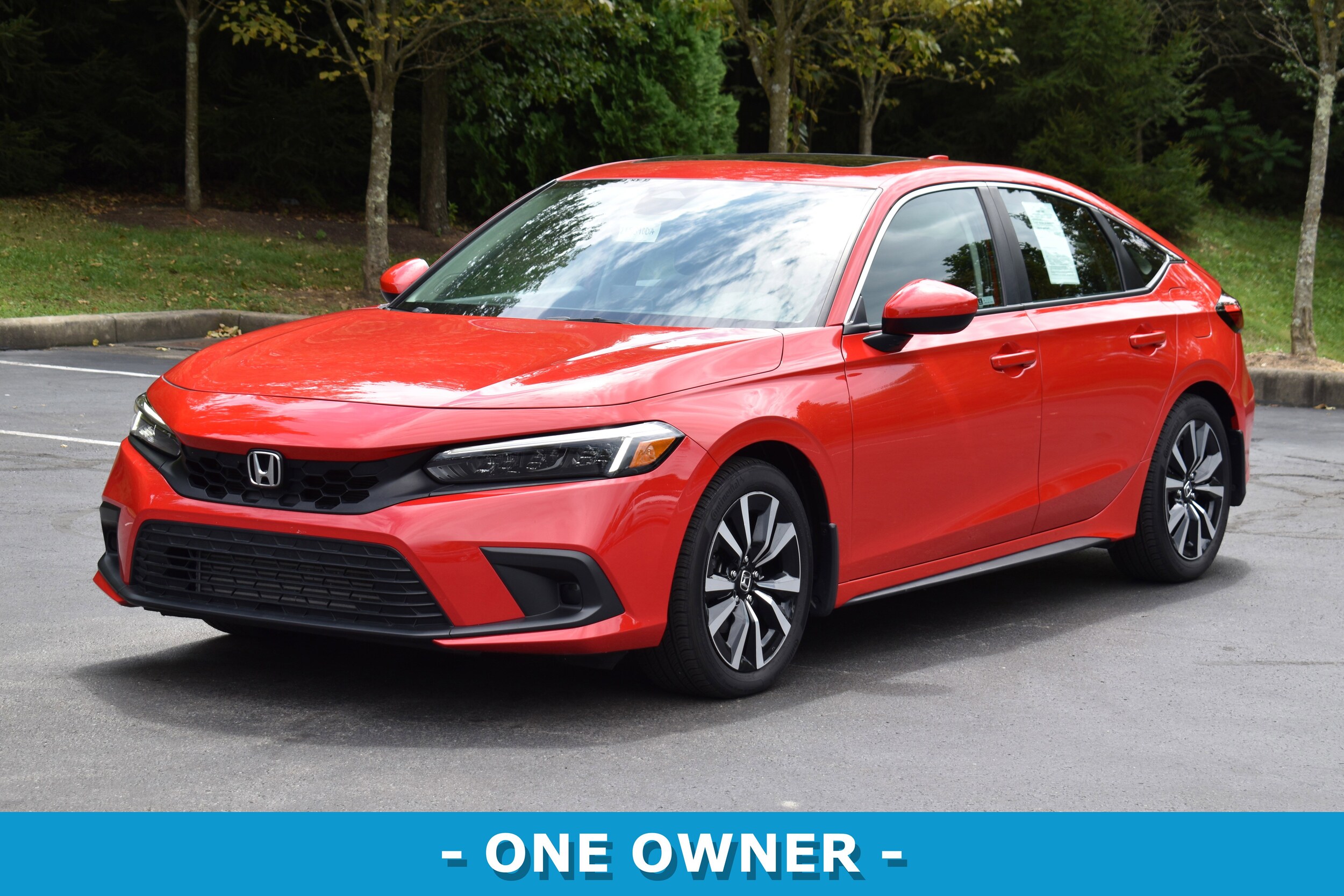 2023 Honda Civic EX-L Hatchback photo 3