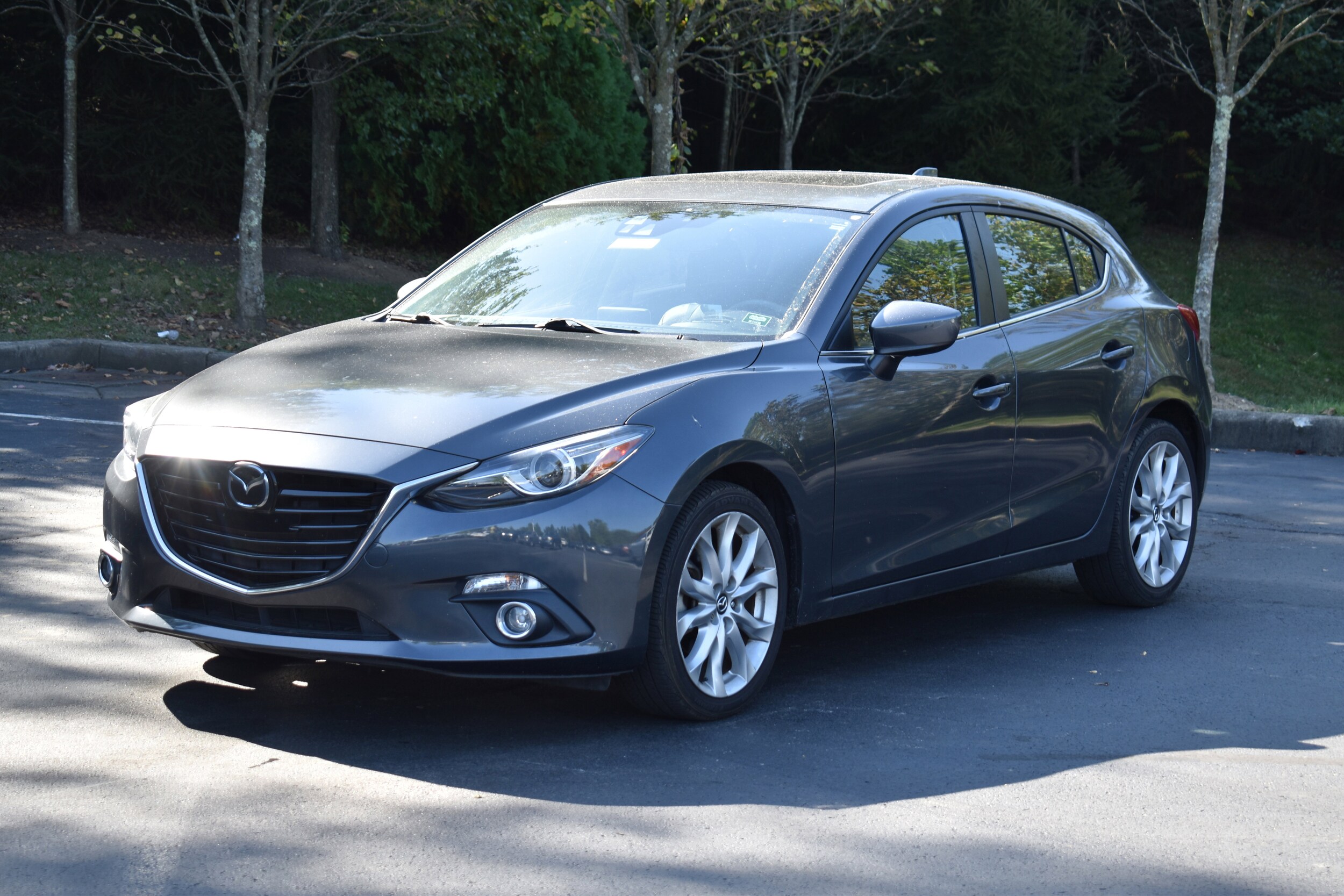 2015 Mazda Mazda3 s Grand Touring Hatchback photo 2