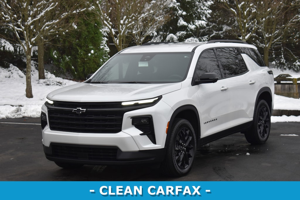 Used 2025 Chevrolet Traverse LT SUV