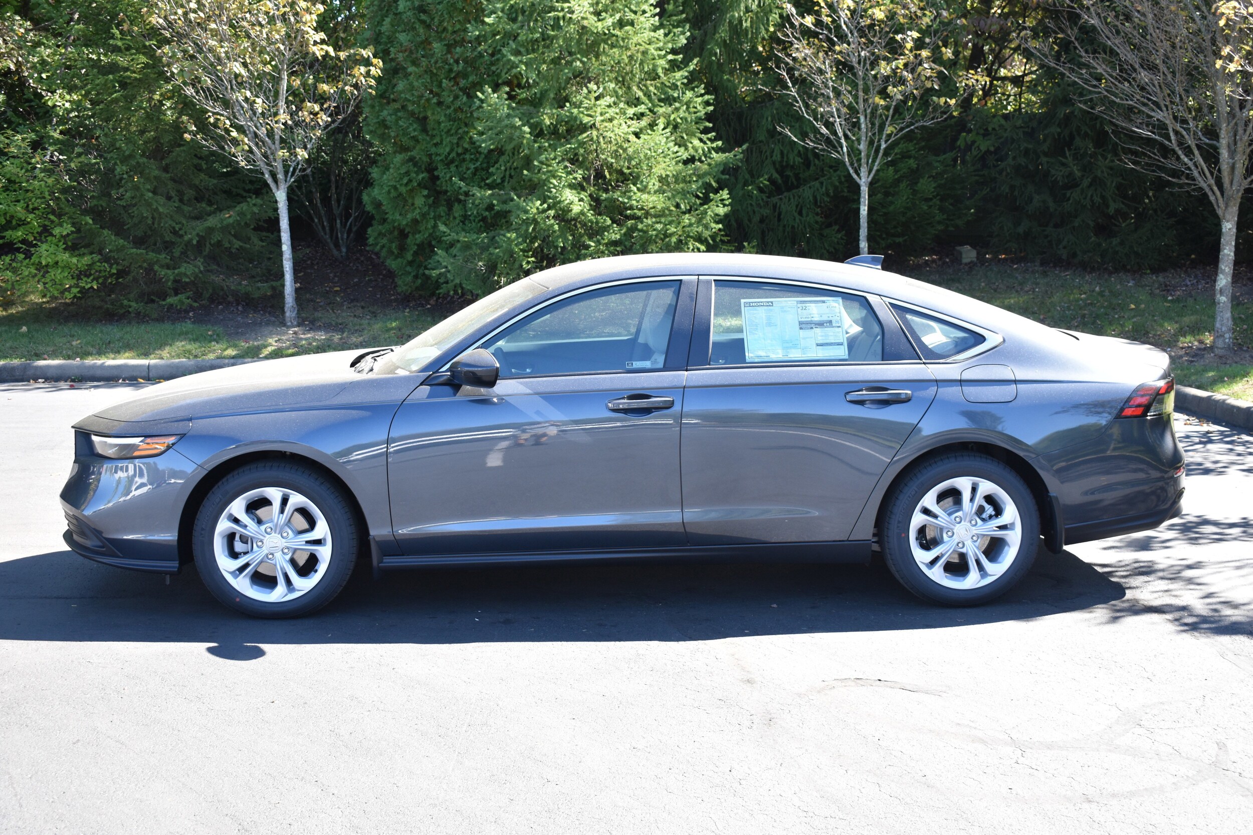 2025 Honda Accord LX photo 3