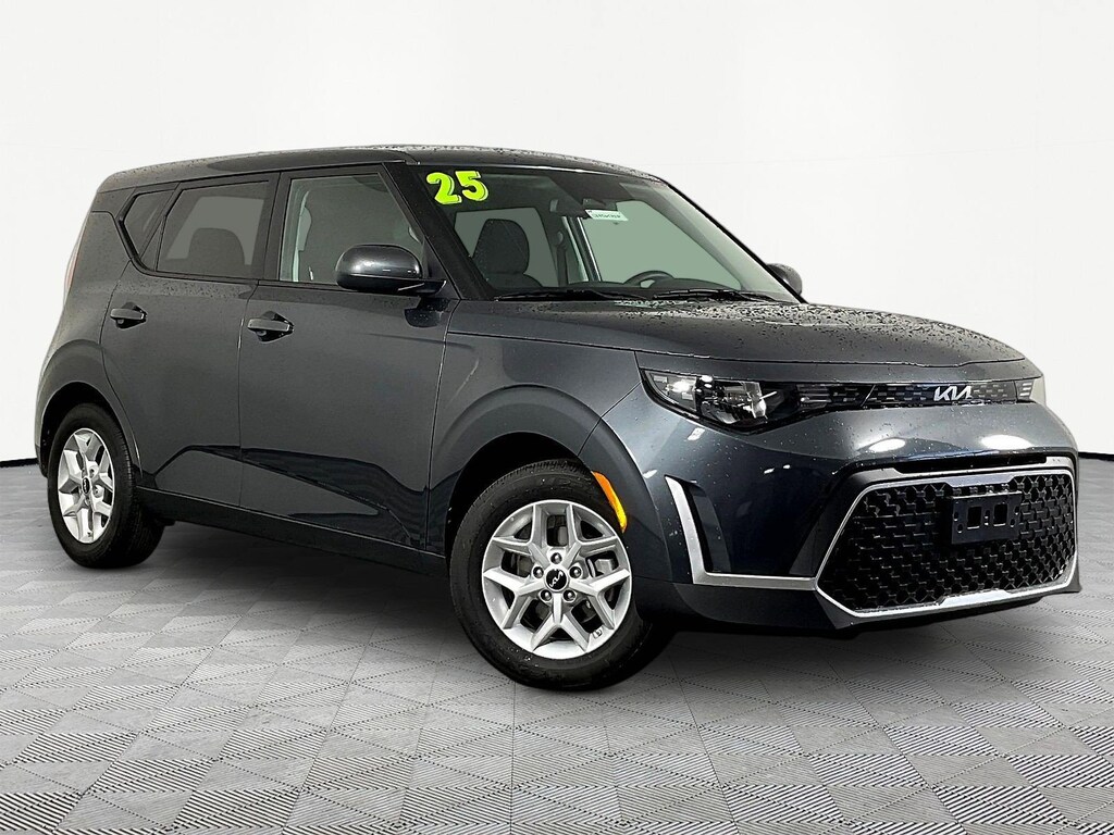 Used 2025 Kia Soul LX Hatchback