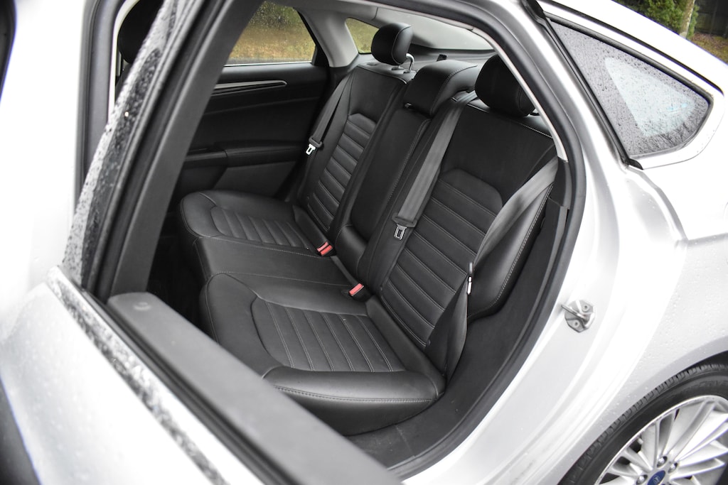 Used 2016 Ford Fusion SE Sedan