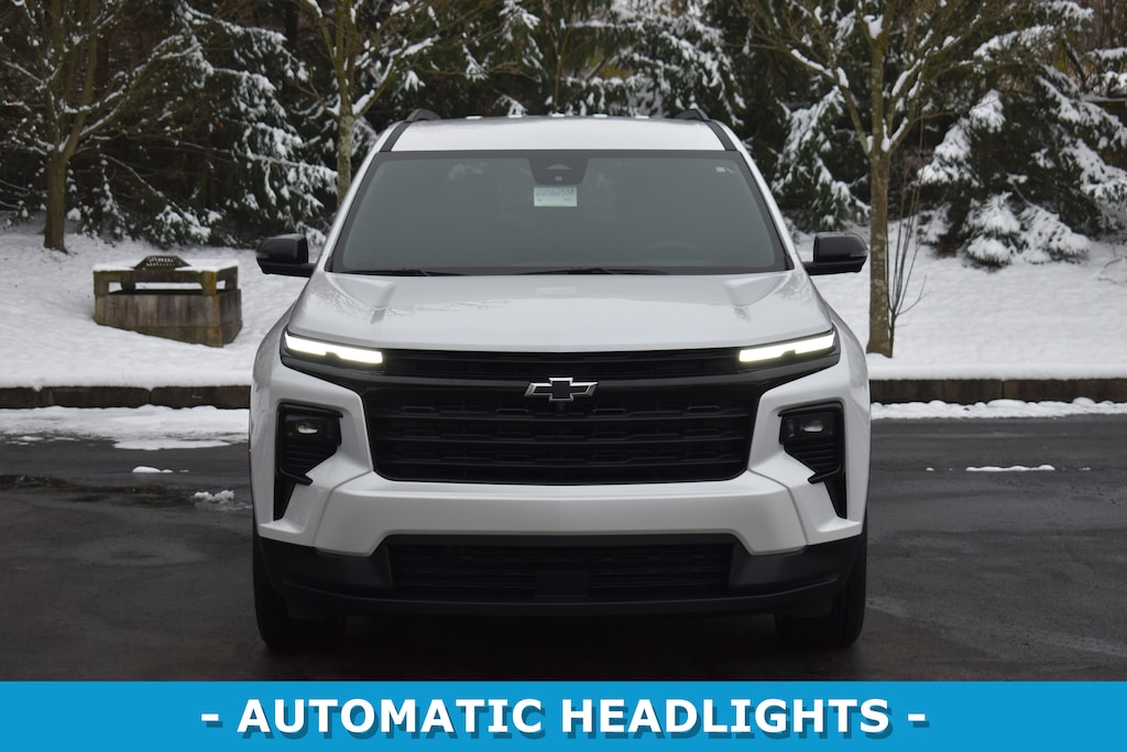 Used 2025 Chevrolet Traverse LT SUV