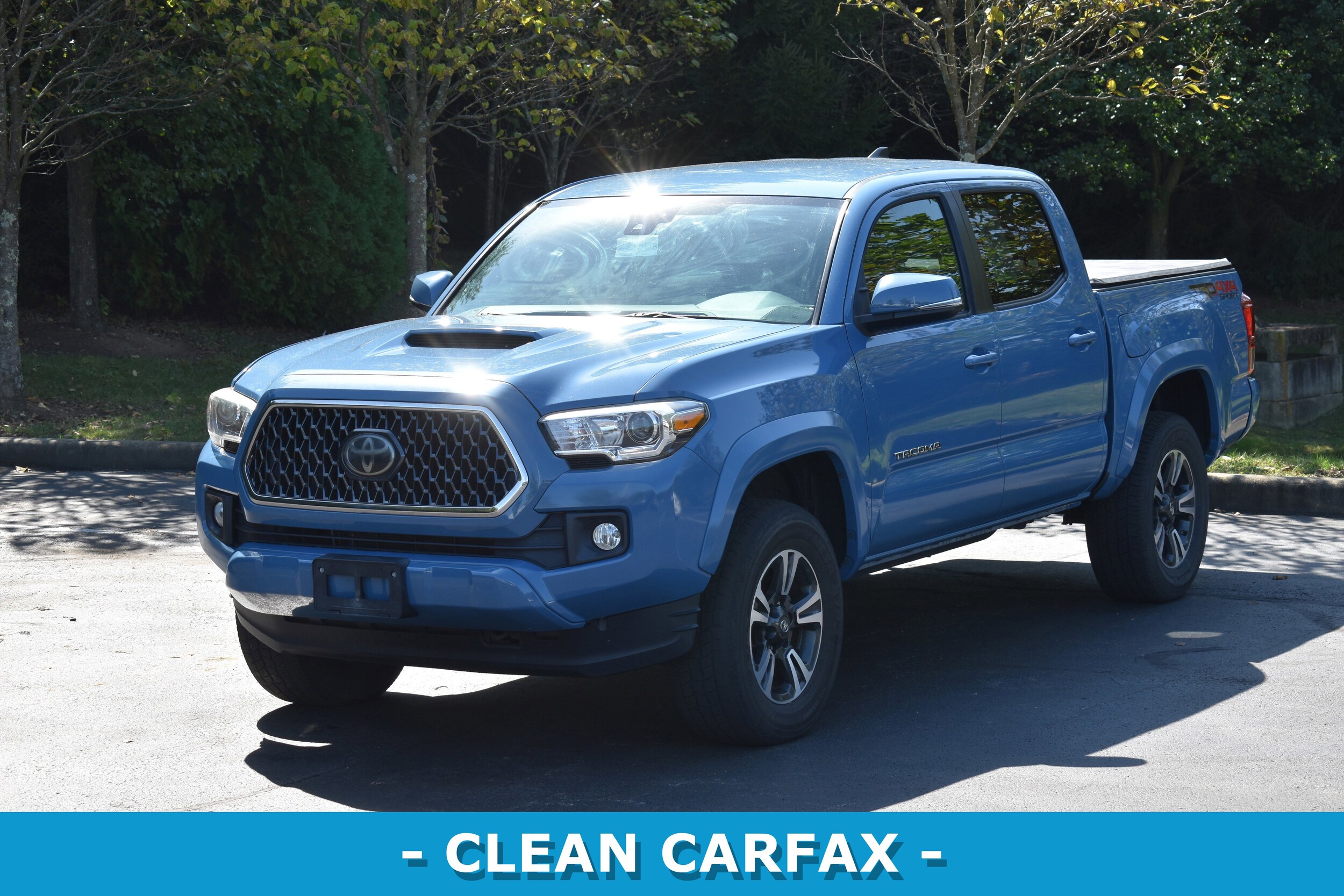 2019 Toyota Tacoma TRD Sport V6 photo 3