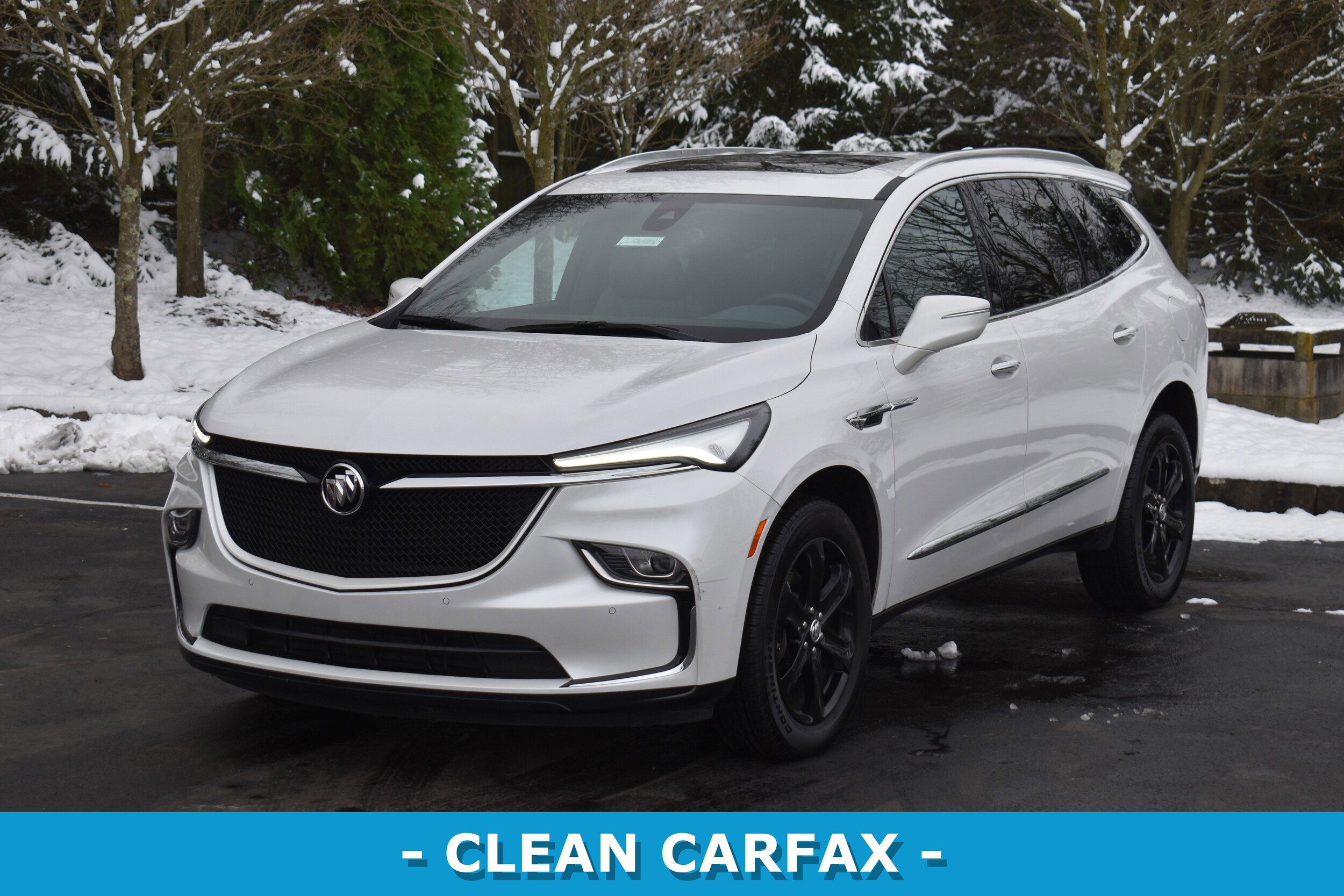 2024 Buick Enclave Essence photo 2