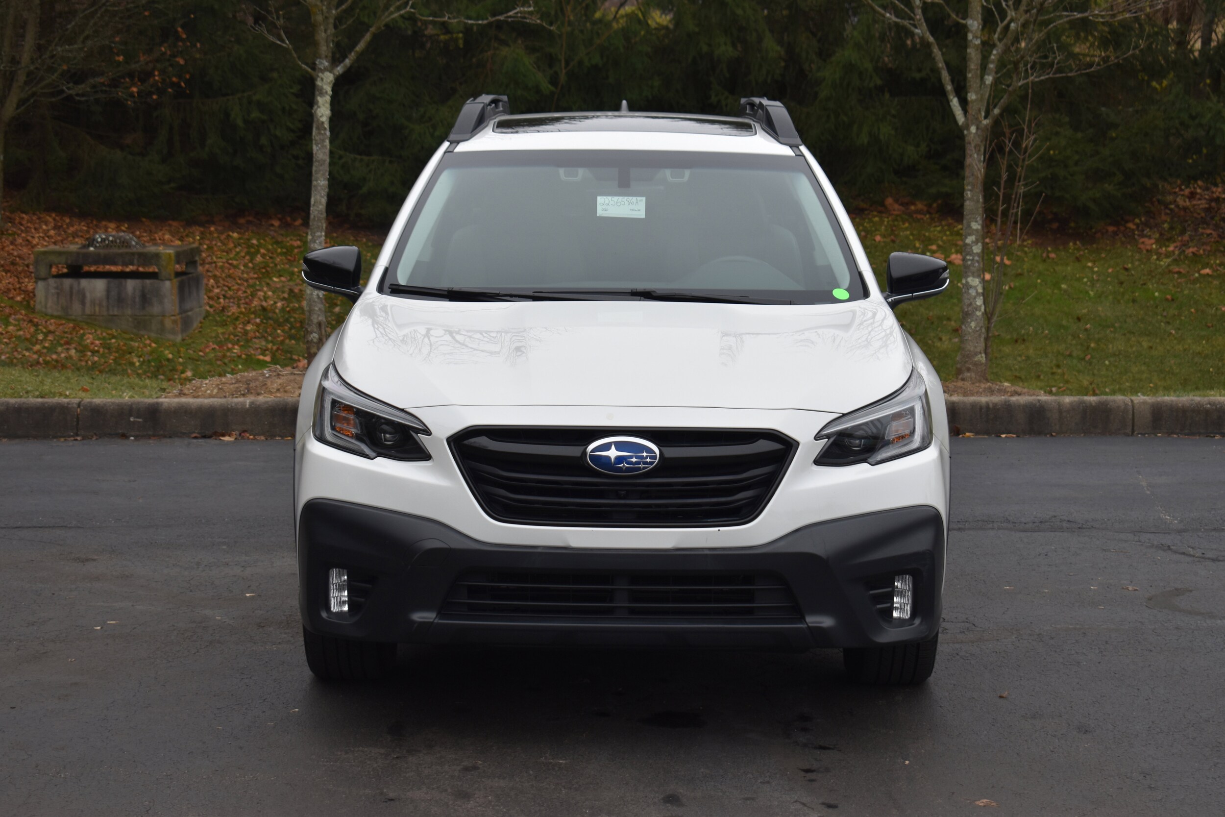 2020 Subaru Outback Onyx Edition XT photo 2