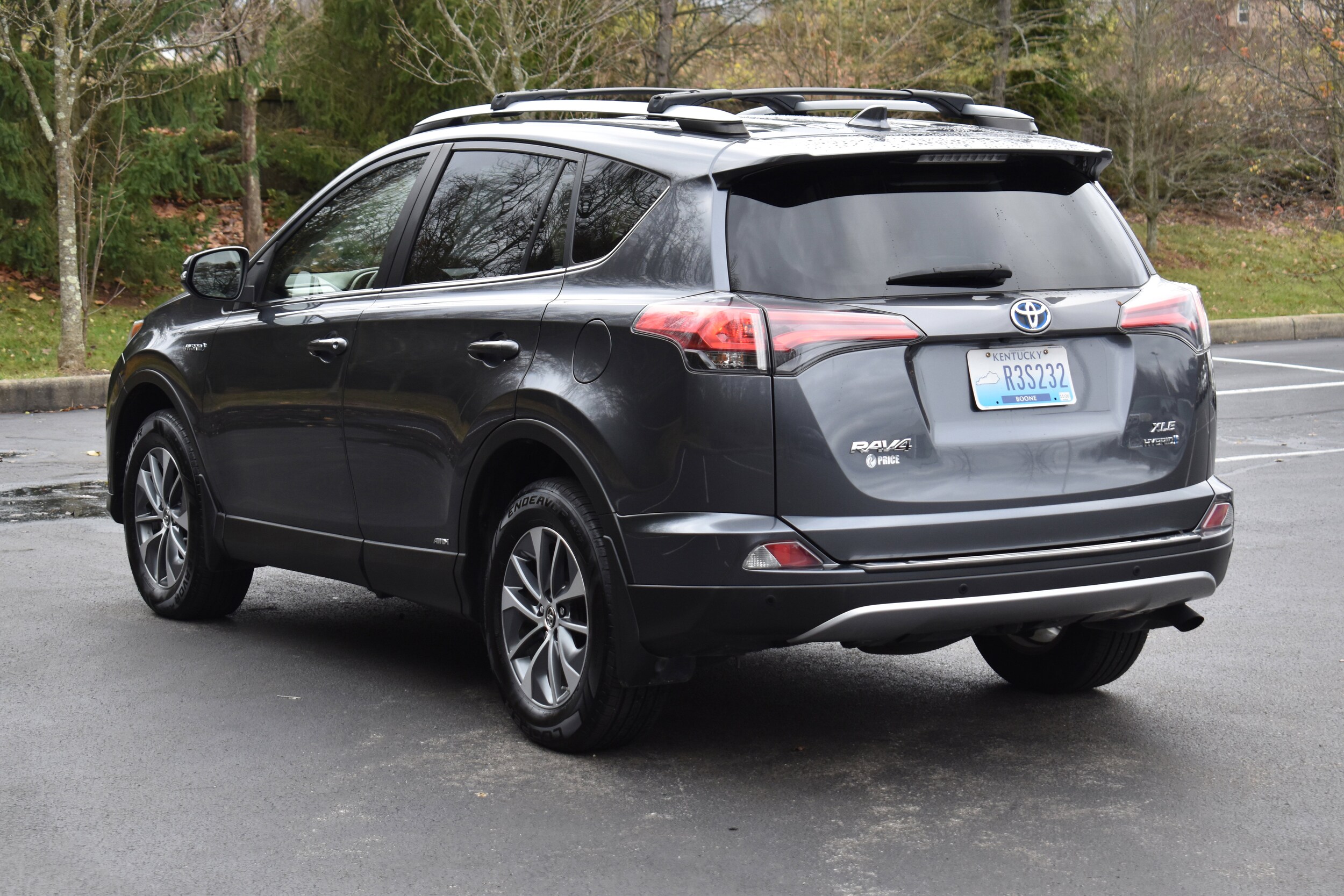 2018 Toyota RAV4 Hybrid photo 4