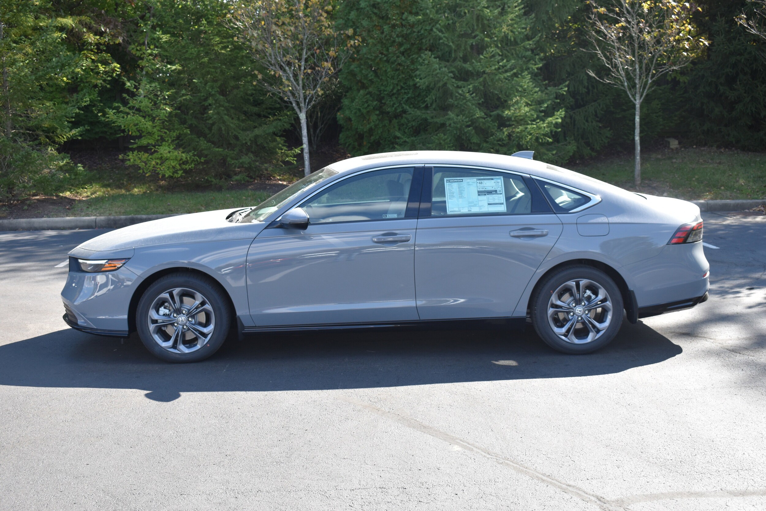 2025 Honda Accord Hybrid EX-L photo 2