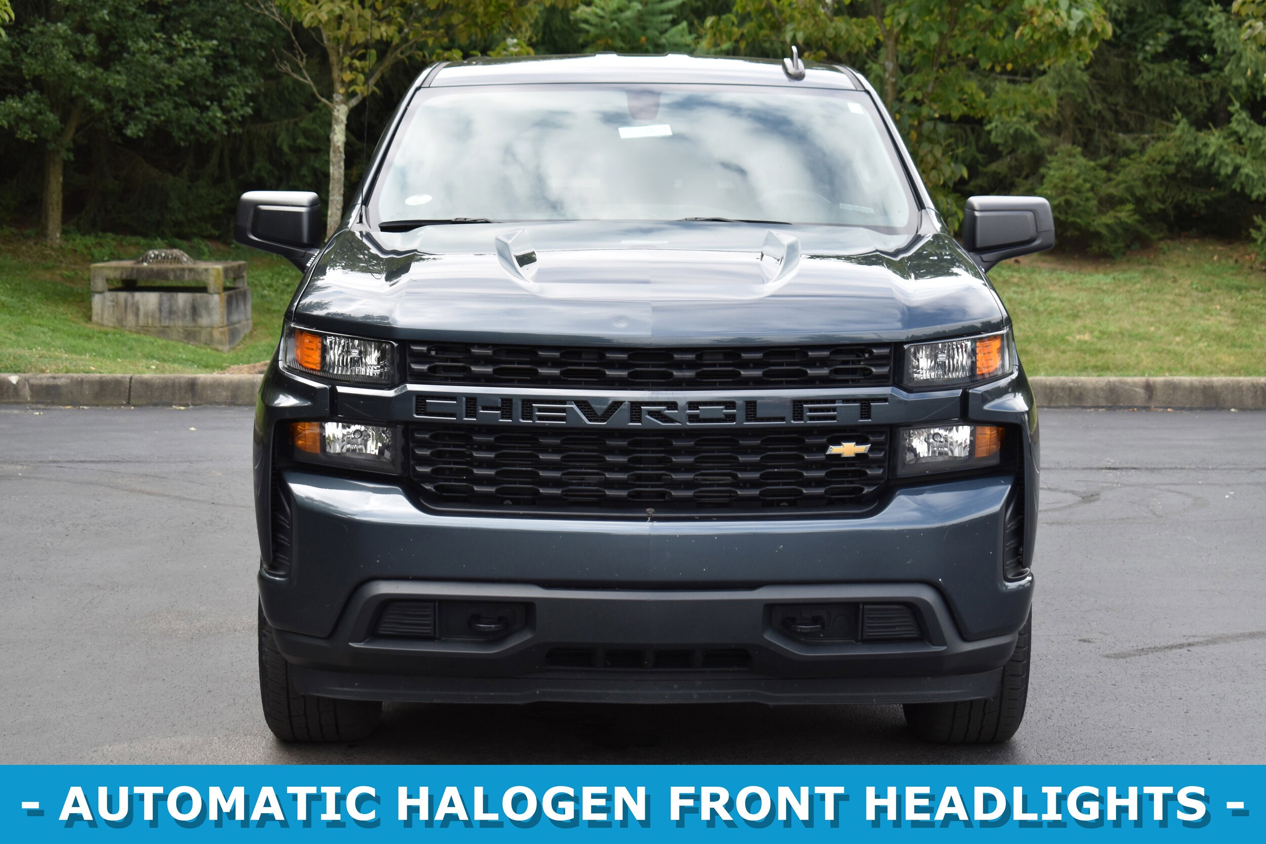 2020 Chevrolet Silverado 1500 Custom photo 2