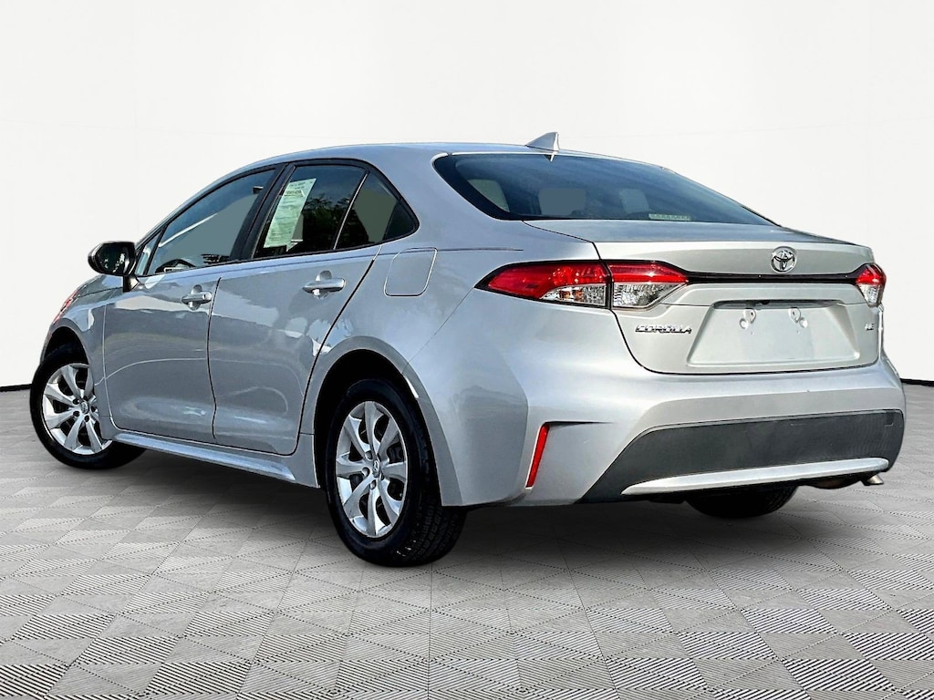 Used 2020 Toyota Corolla LE Sedan