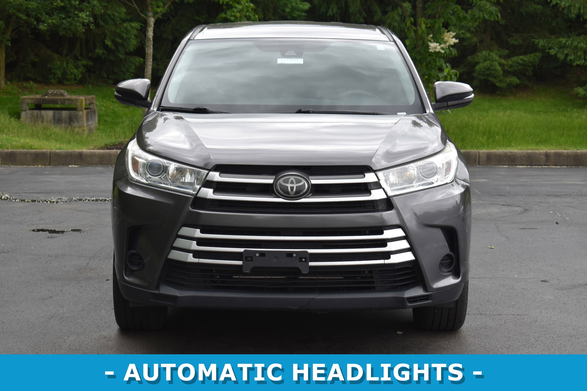 Used 2018 Toyota Highlander LE with VIN 5TDBZRFH7JS839898 for sale in Florence, KY
