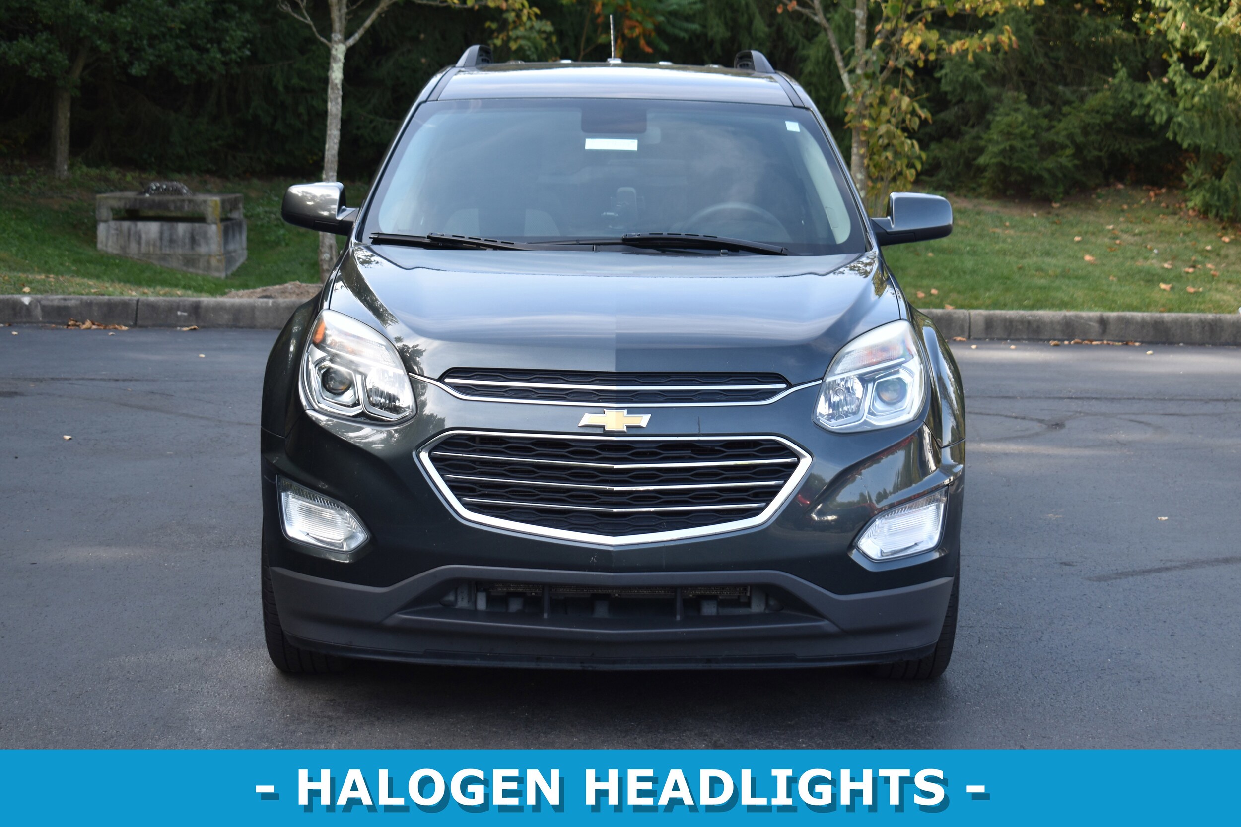 2017 Chevrolet Equinox LT photo 2
