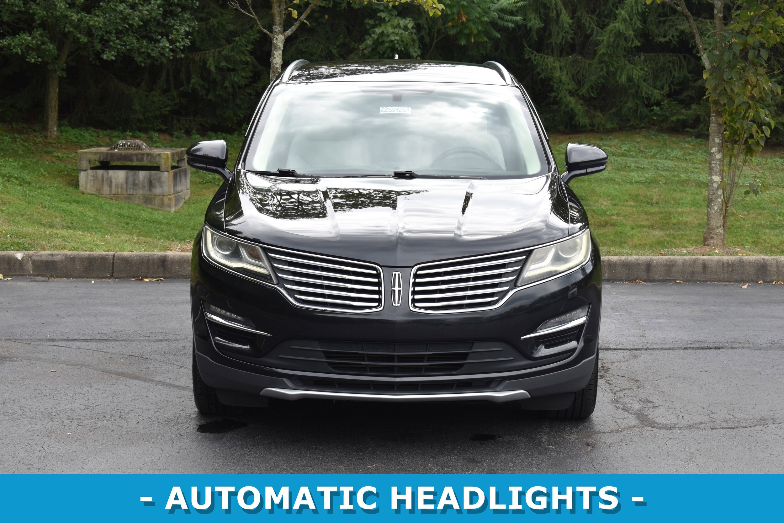 2015 Lincoln MKC Base photo 2