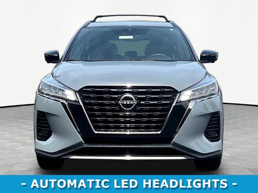 Used 2022 Nissan Kicks SR SUV