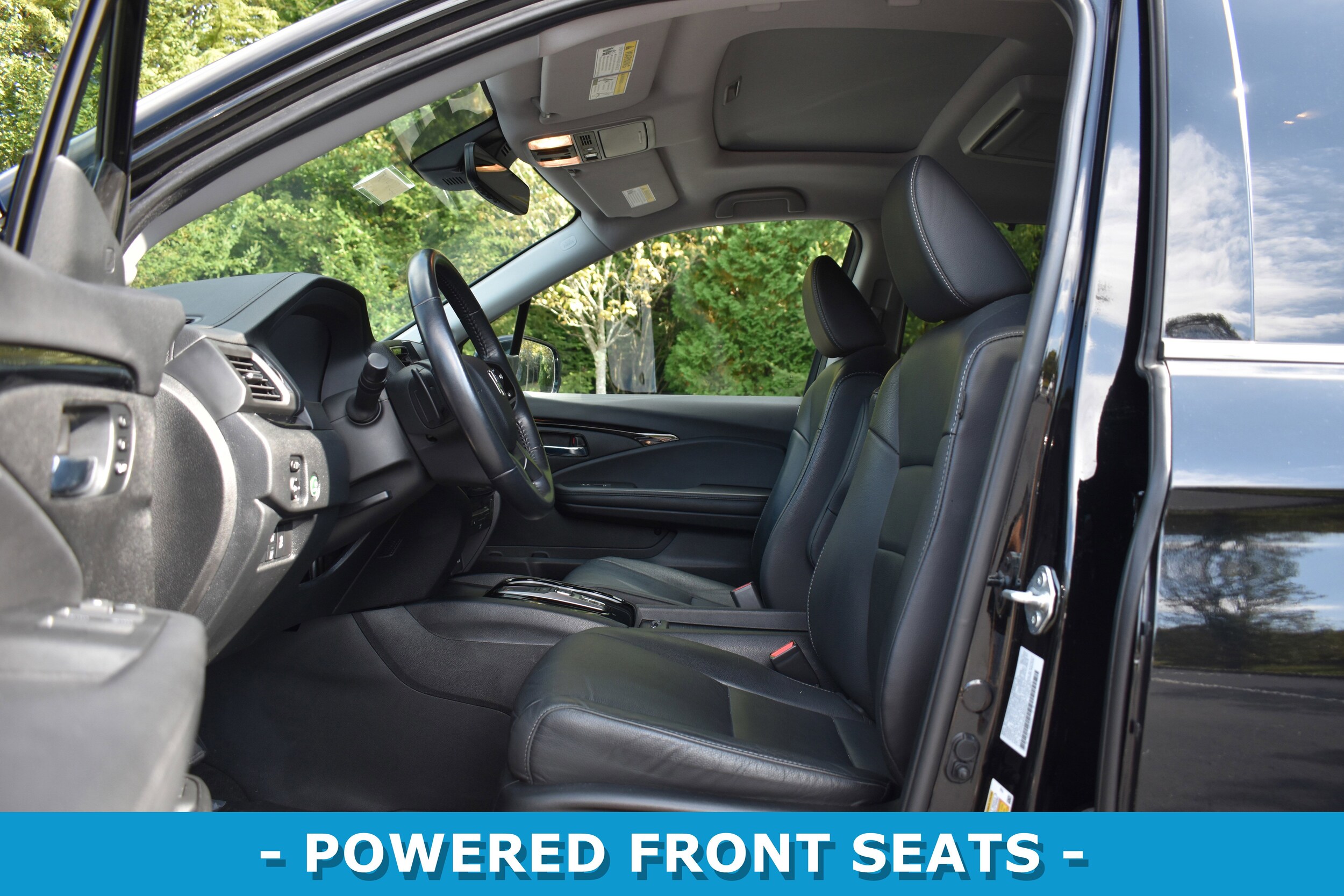 2021 Honda Pilot Touring photo 3