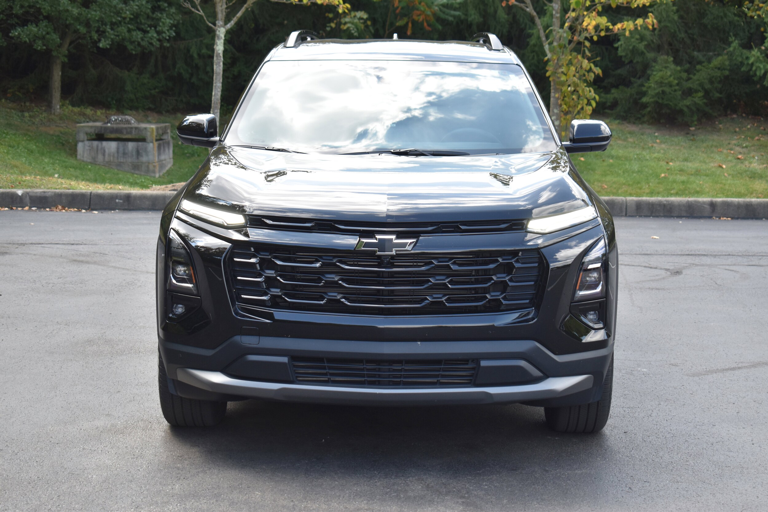 2025 Chevrolet Equinox LT photo 2