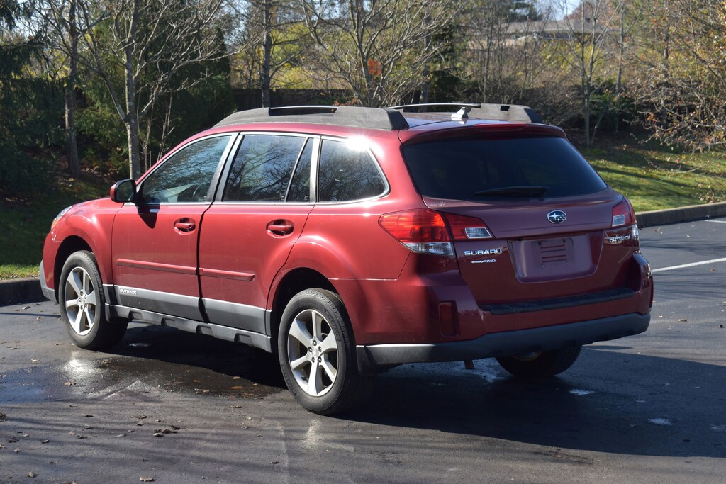 Used 2013 Subaru Outback 2.5i Limited (CVT) SUV