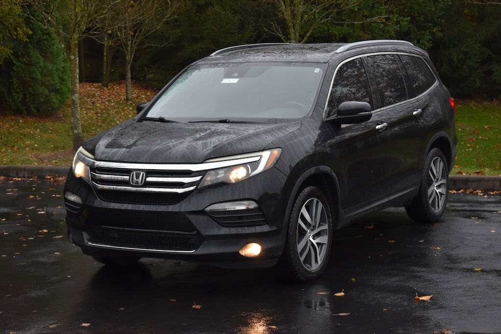 Used 2017 Honda Pilot Touring AWD SUV