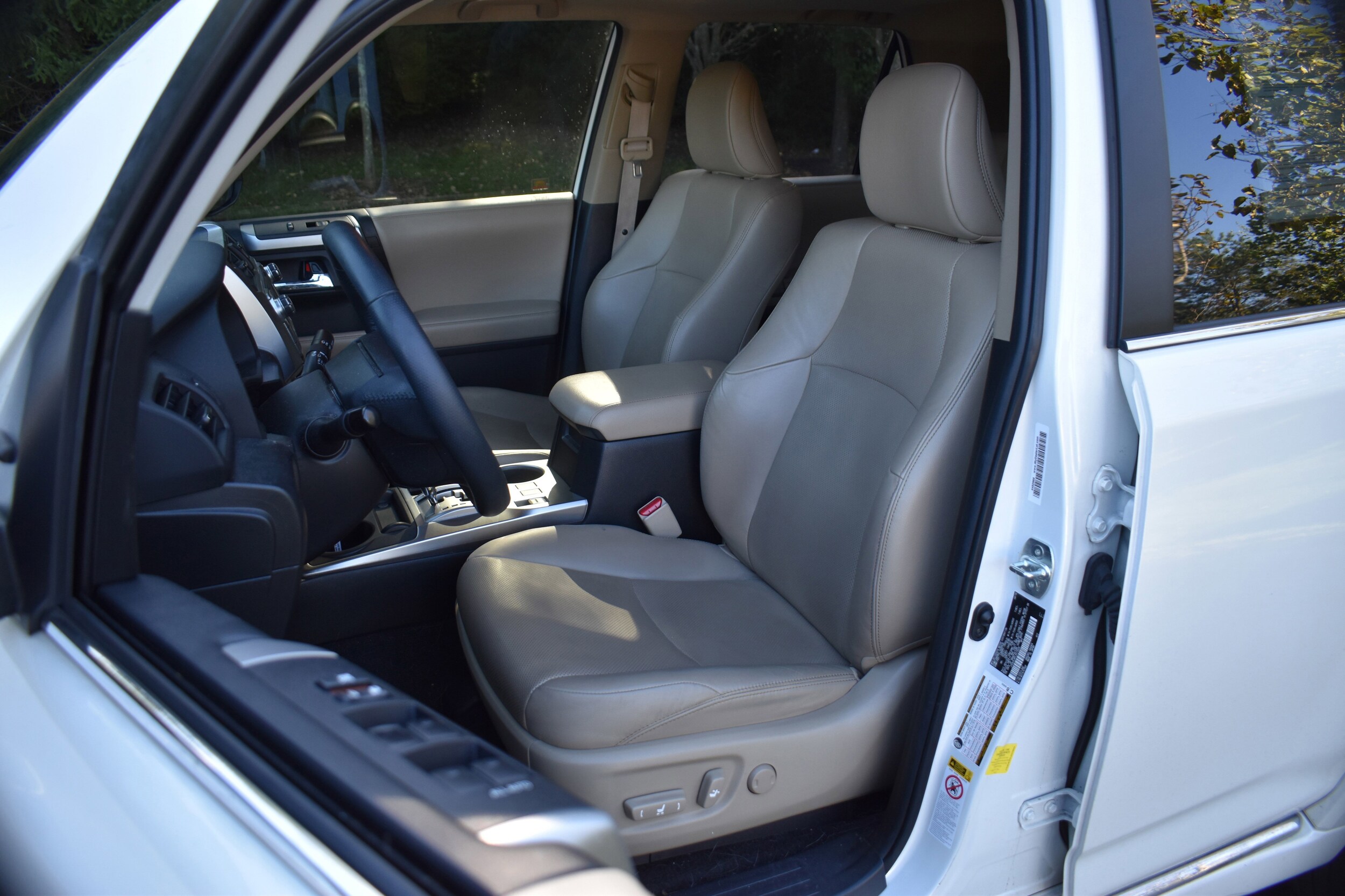 2018 Toyota 4Runner Limited photo 2