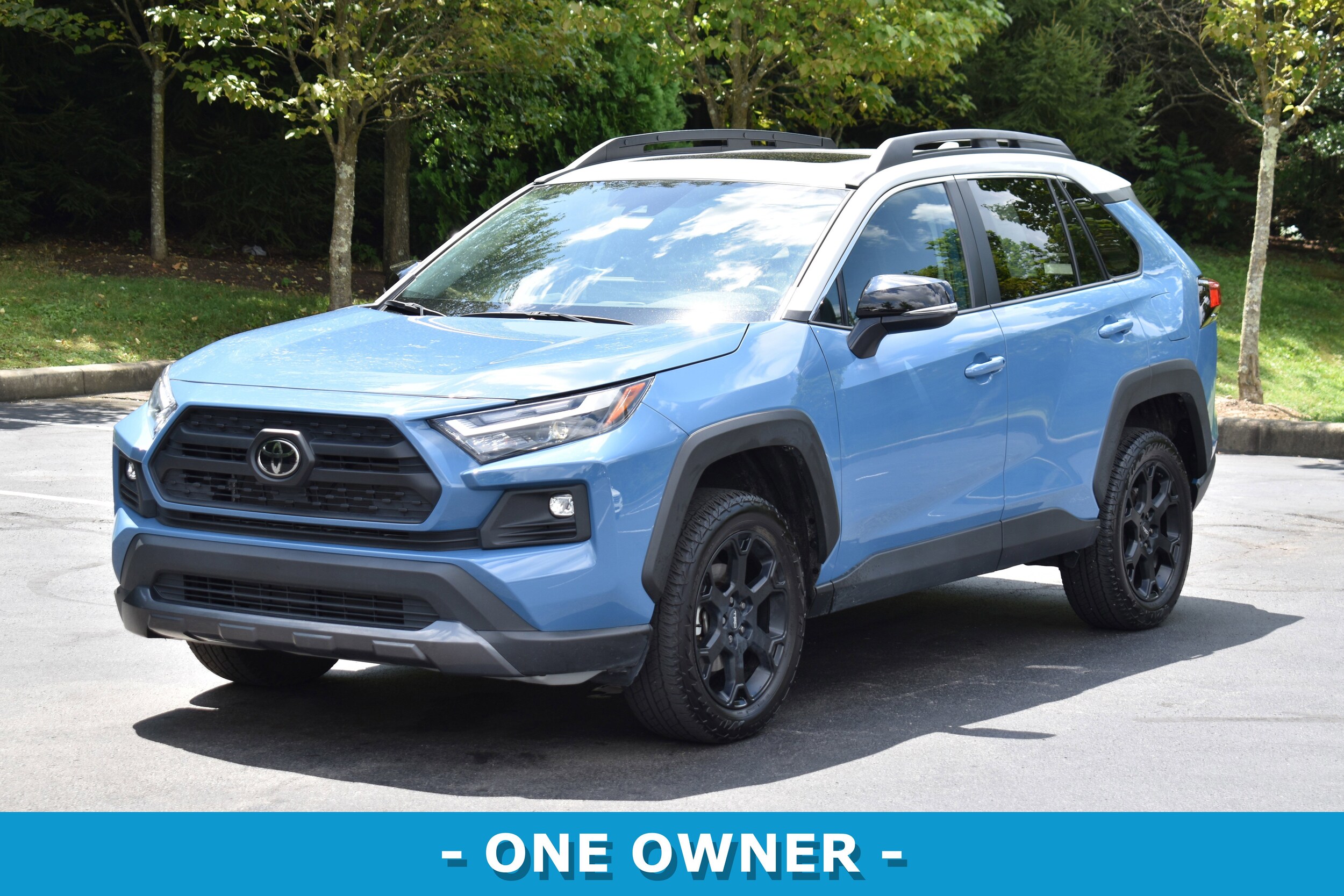 2023 Toyota RAV4 TRD photo 3