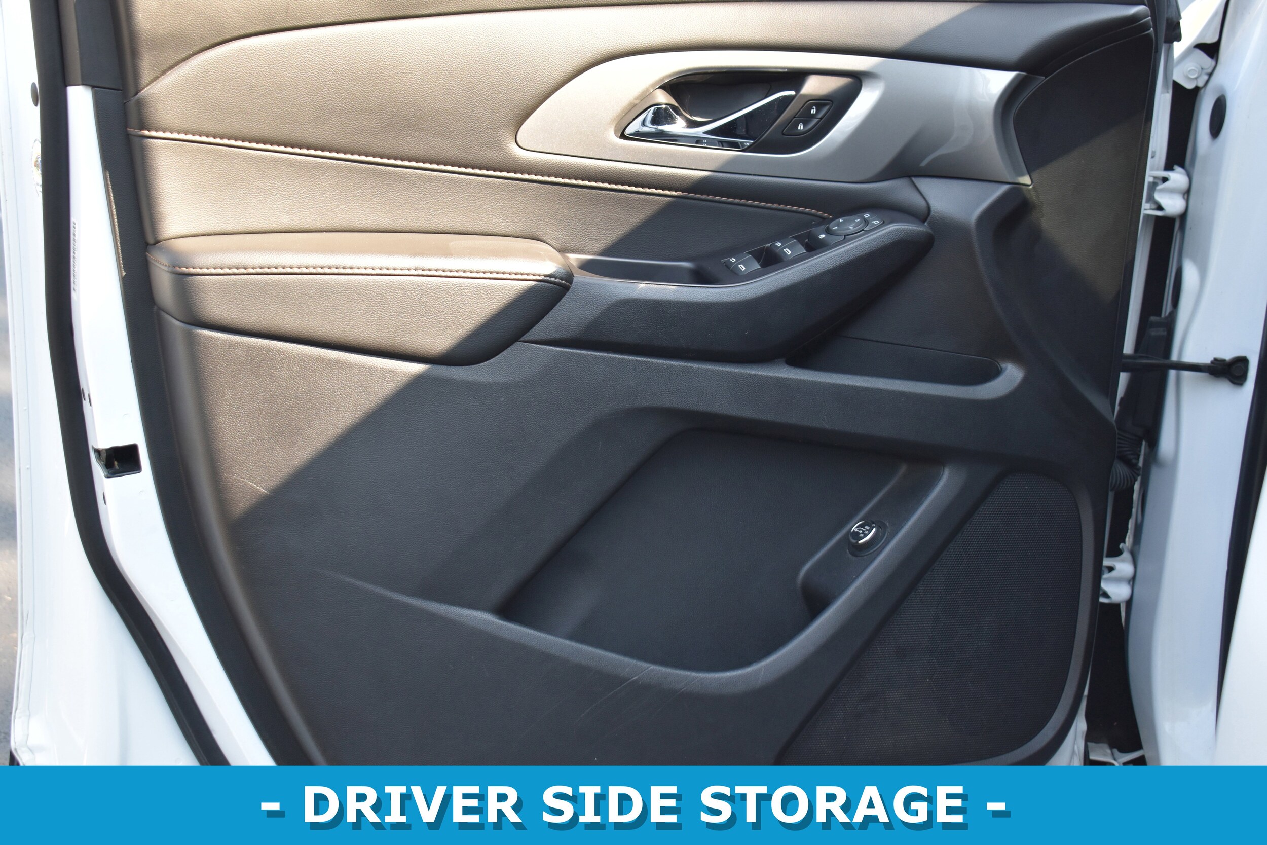 2020 Chevrolet Traverse Cloth 1LT photo 3