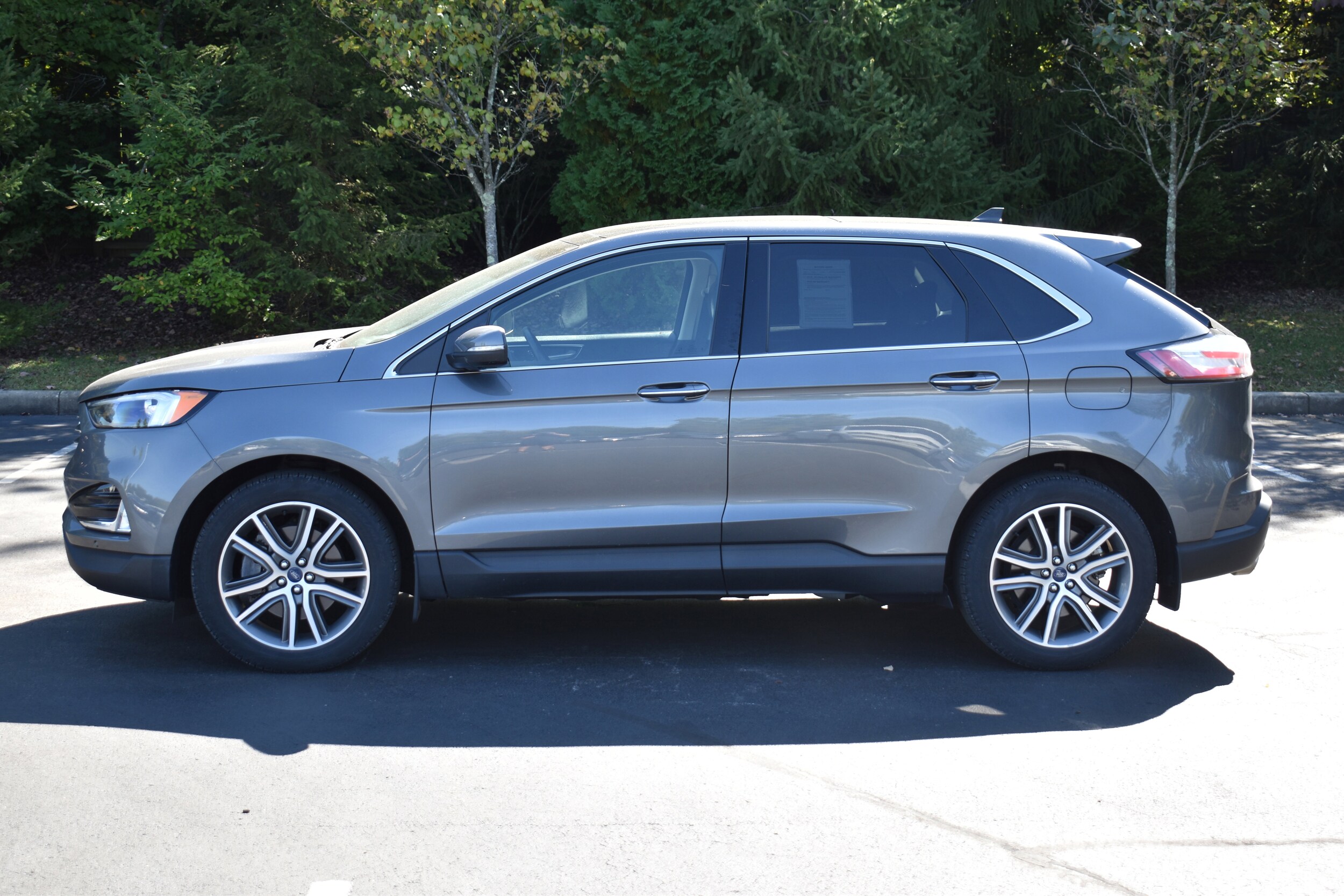 2022 Ford Edge Titanium photo 4