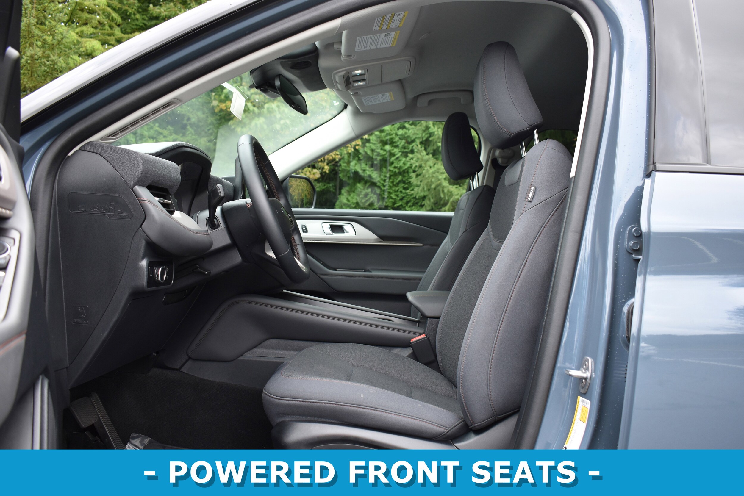 2025 Ford Explorer photo 4