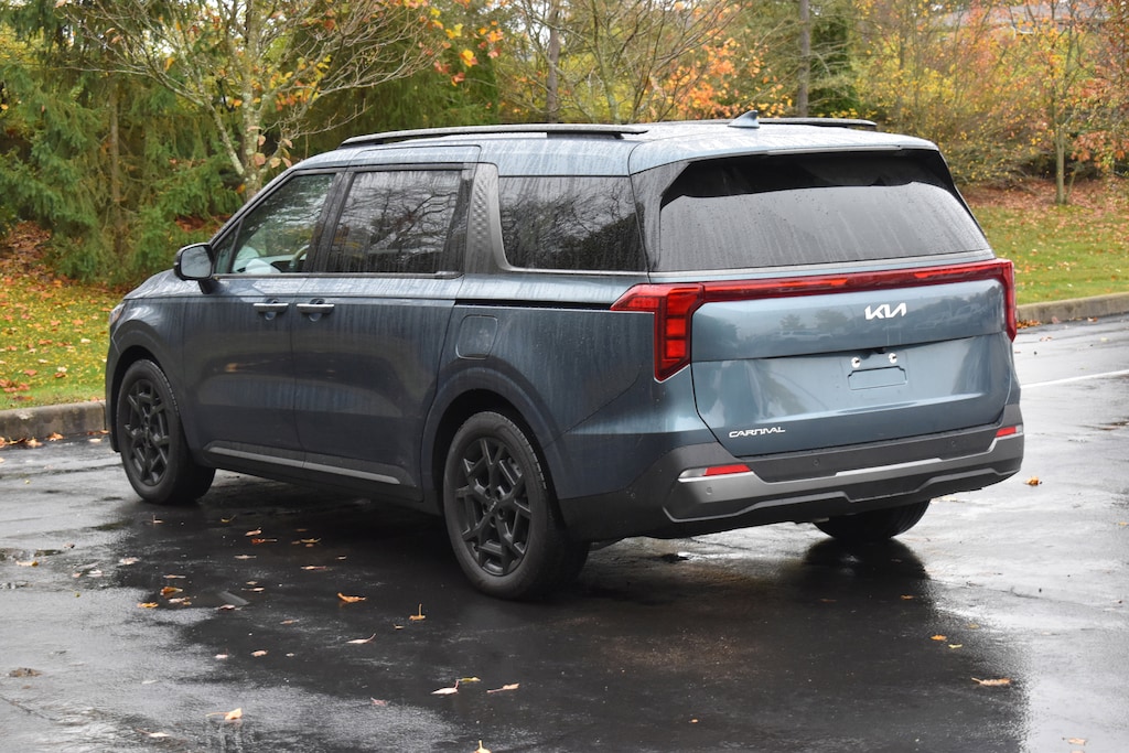 Used 2025 Kia Carnival SX Van Passenger Van