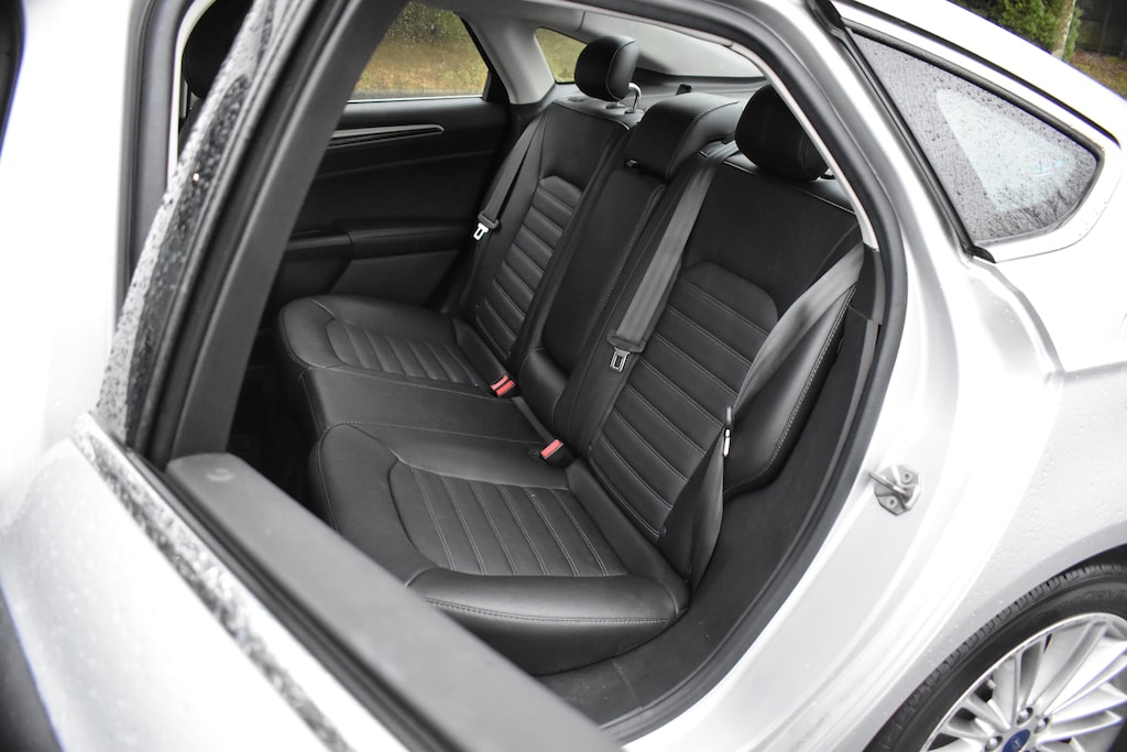 Used 2016 Ford Fusion SE Sedan