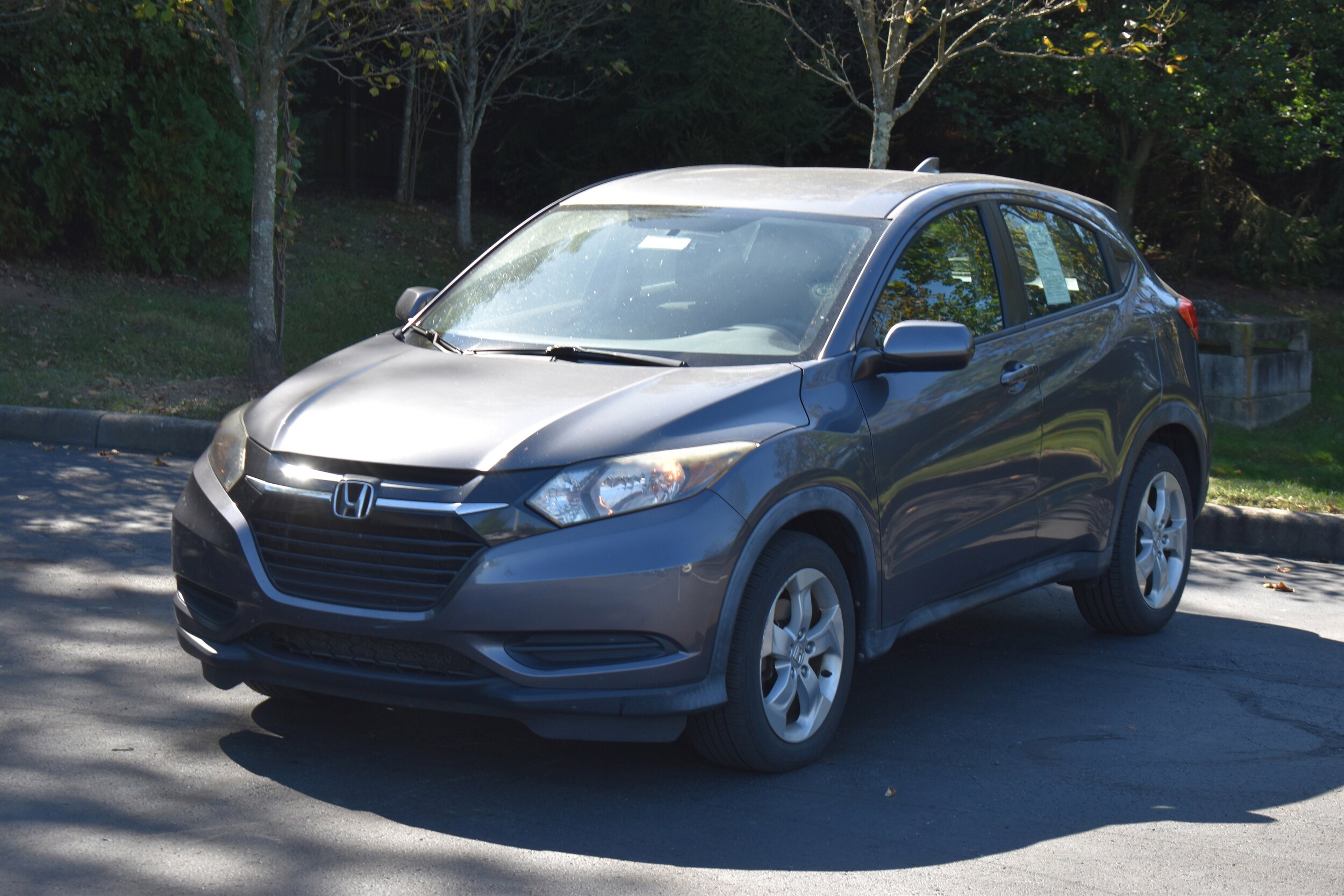 2016 Honda HR-V LX photo 2