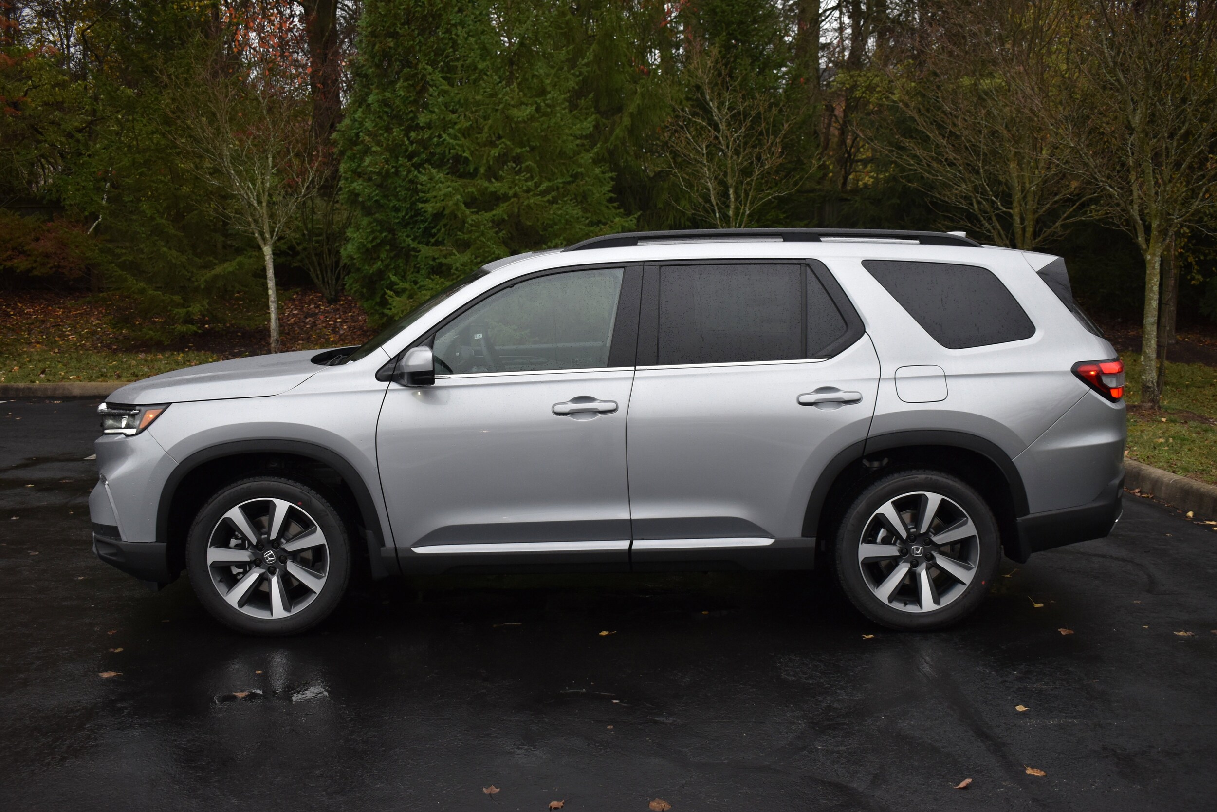 2025 Honda Pilot Elite photo 3